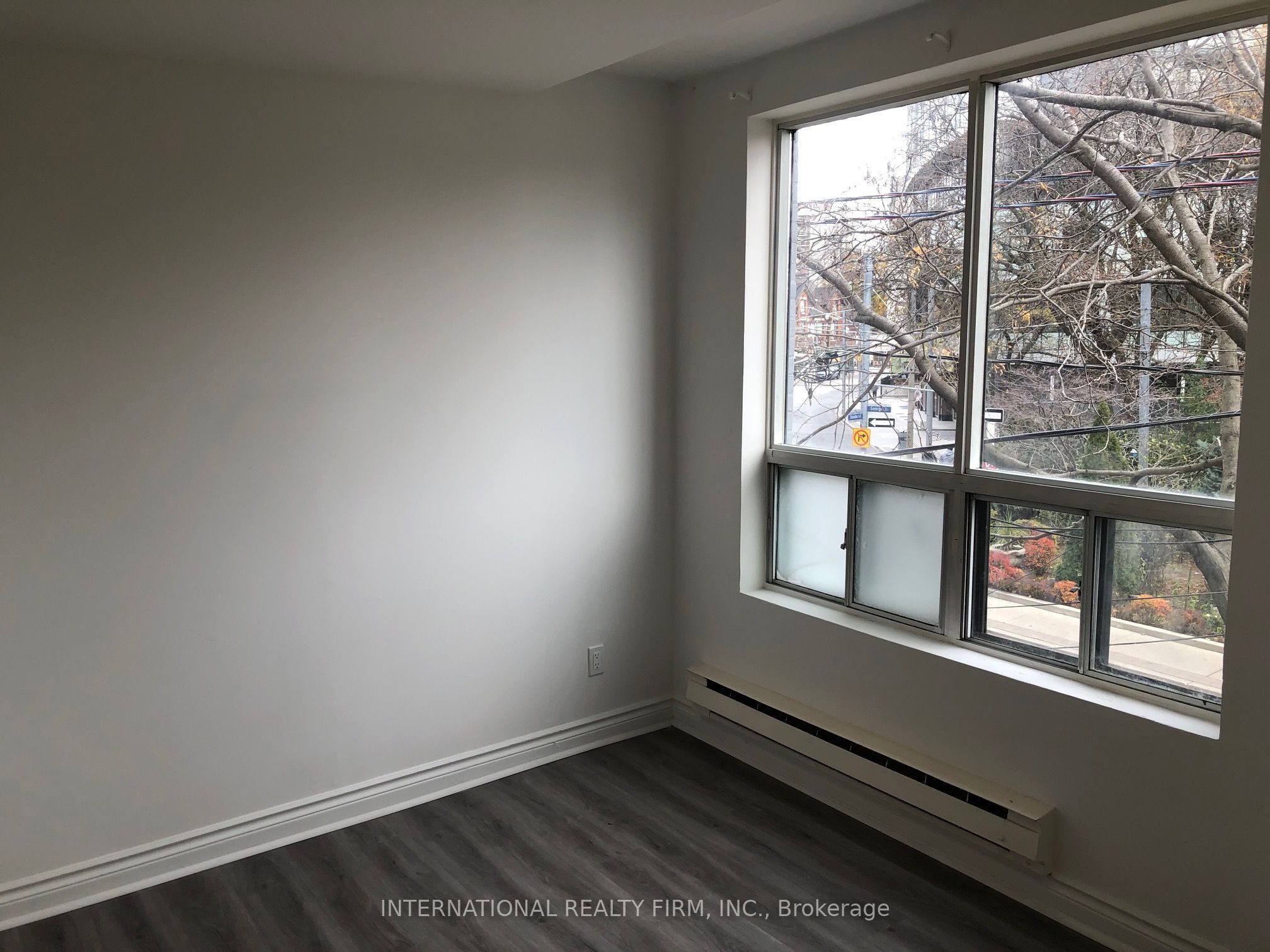 274 George Street 2A, Toronto, ON M5A 2N1