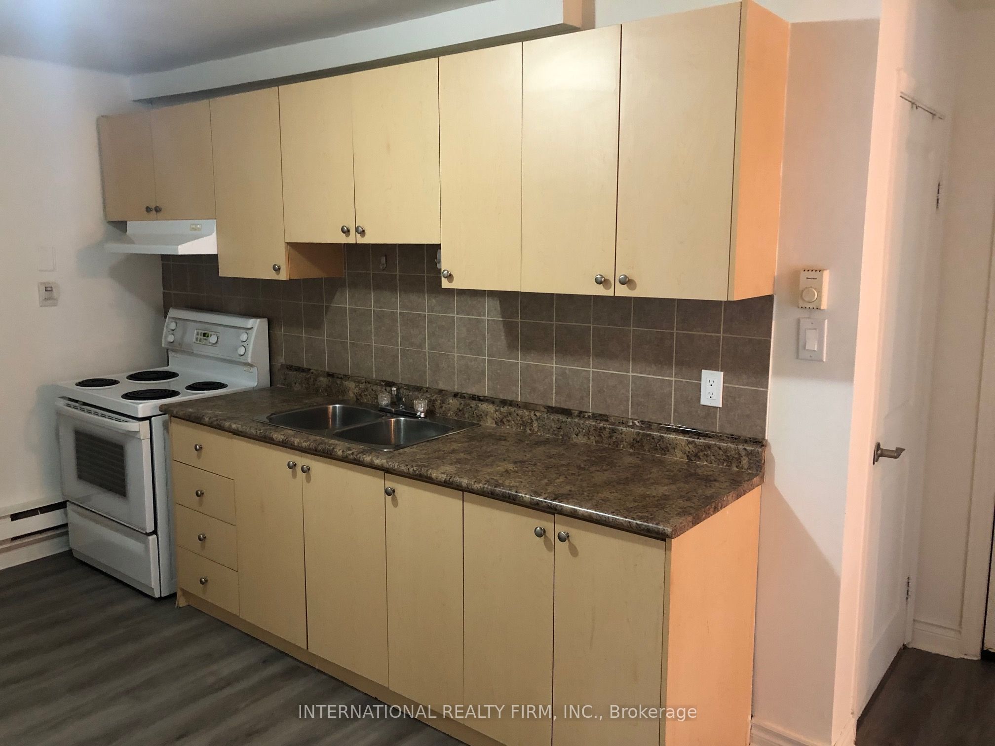 274 George Street 2A, Toronto, ON M5A 2N1 photo 3