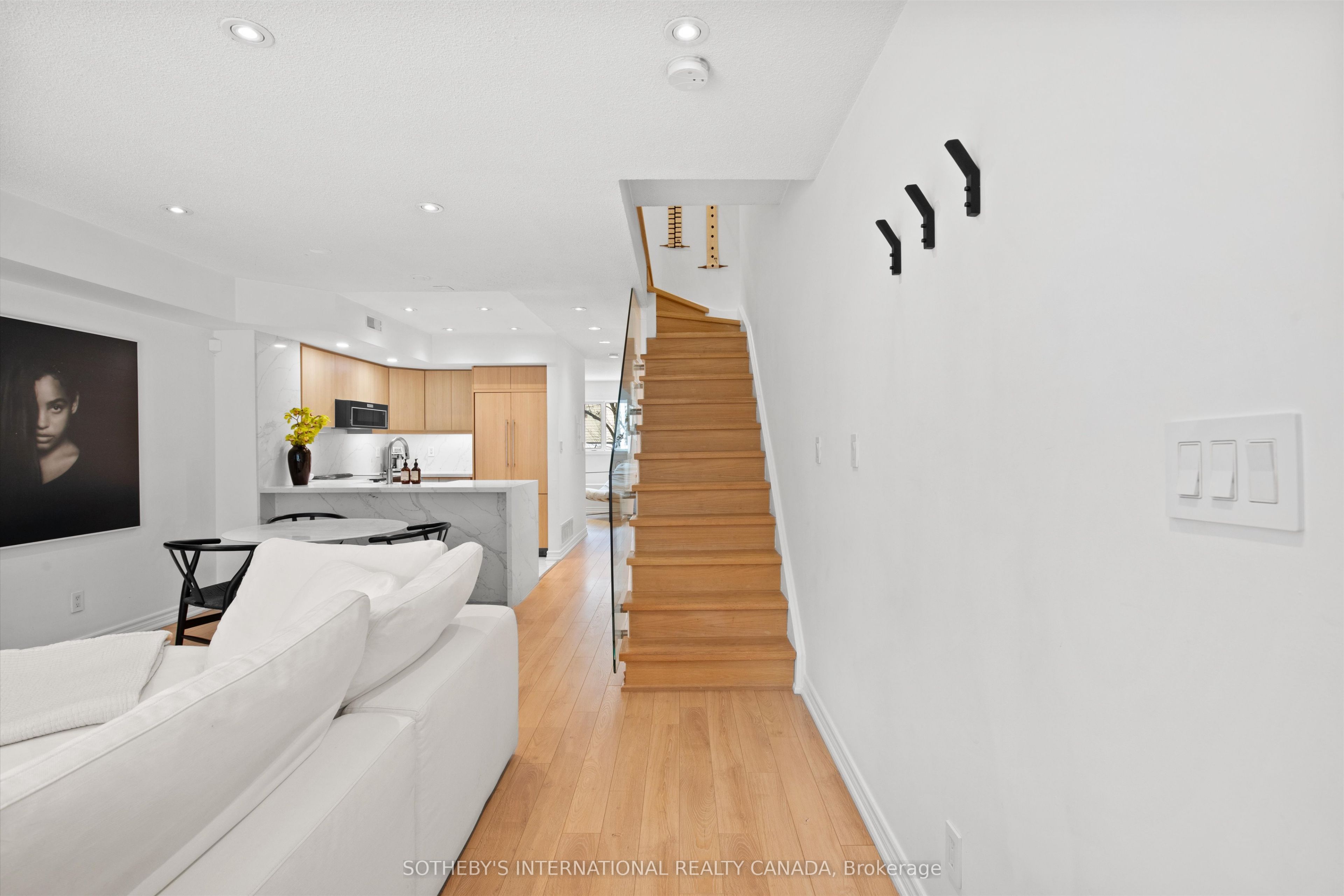 208 Niagara Street 18, Toronto, ON M6J 3W5 photo 2