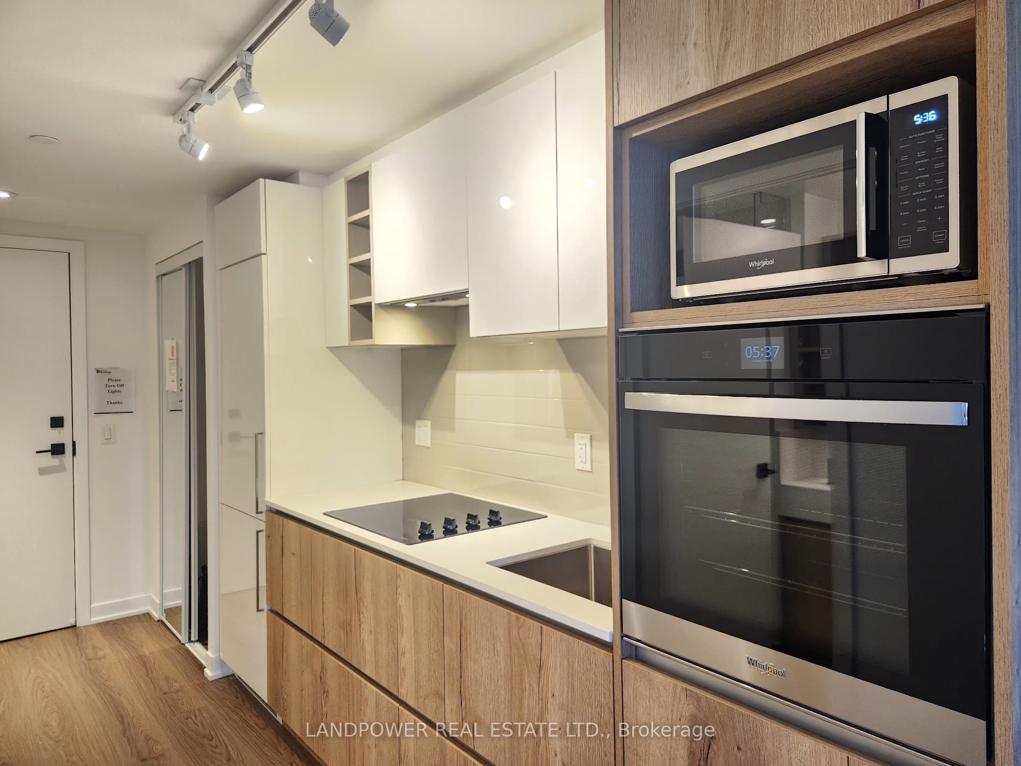 319 Jarvis Street 1909, Toronto, ON M5B 0C8 photo 2