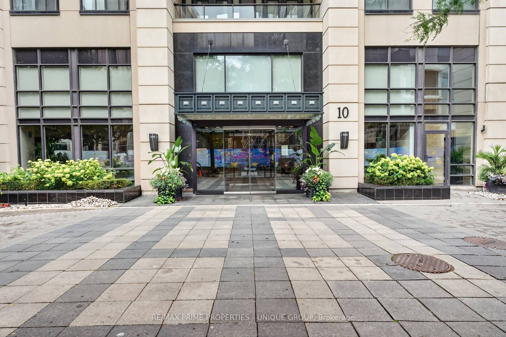 10 Delisle Avenue 317, Toronto, ON M4V 3C6 photo 2