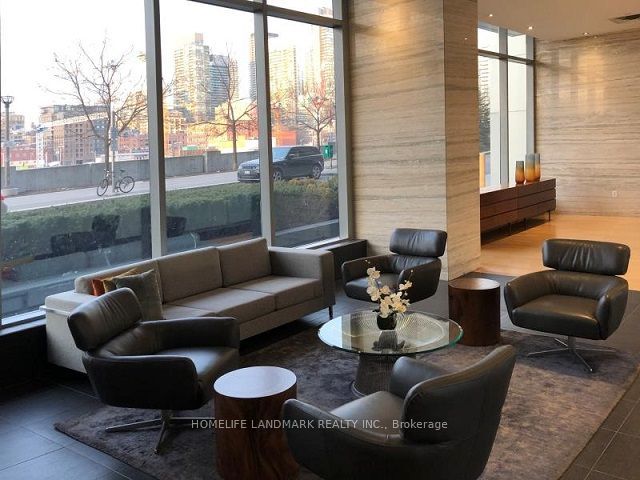 15 Iceboat Terrace 1609, Toronto, ON M5V 4A5 photo 4