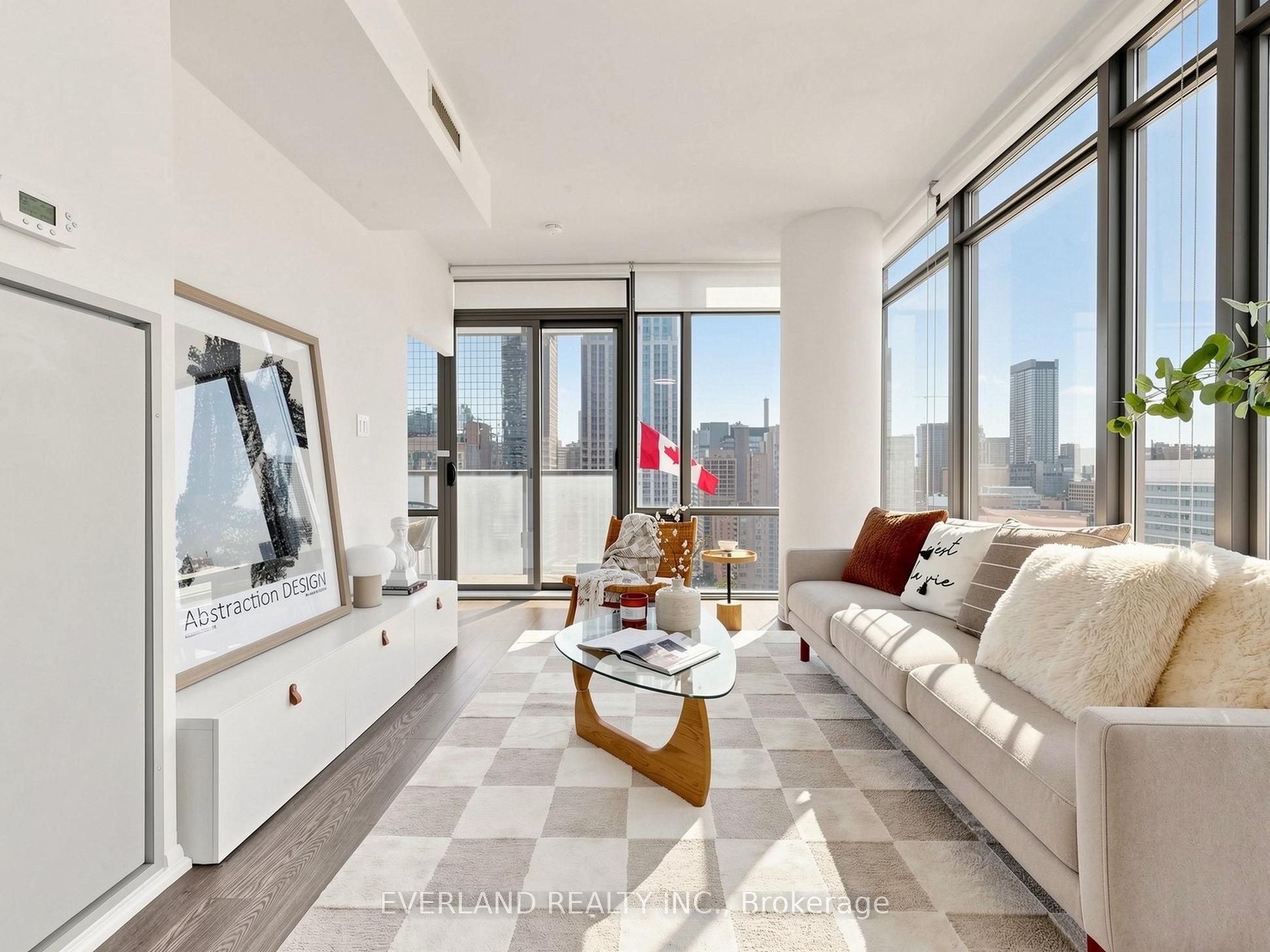 38 Grenville Street 2303, Toronto, ON M4Y 1A5 photo 2