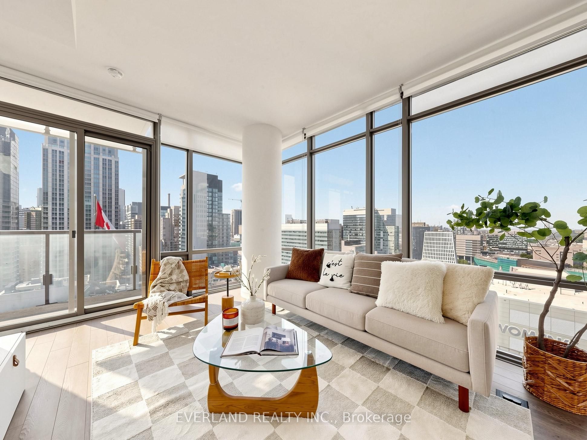 38 Grenville Street 2303, Toronto, ON M4Y 1A5 photo 4