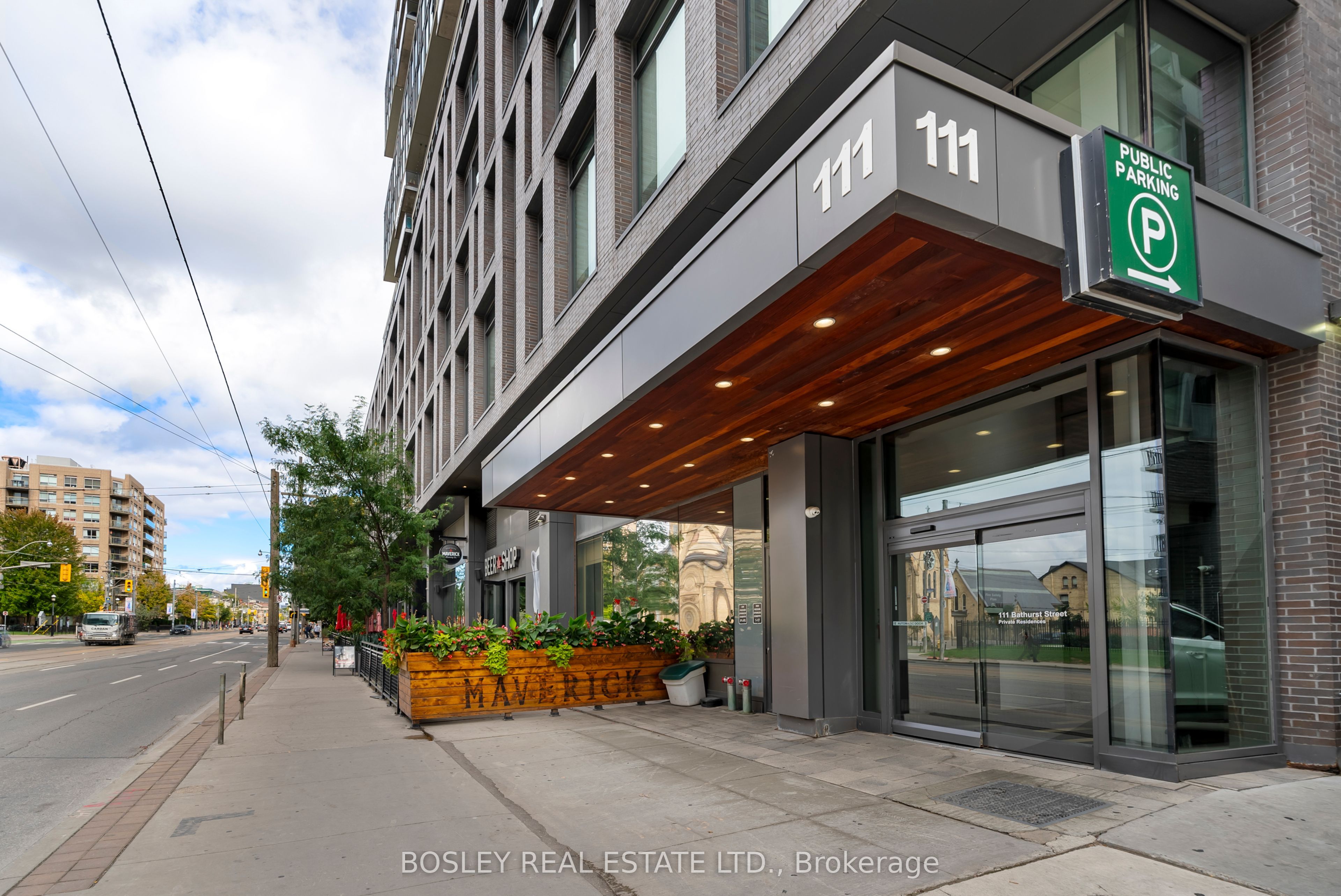111 Bathurst Street 1007, Toronto, ON M5V 2R1