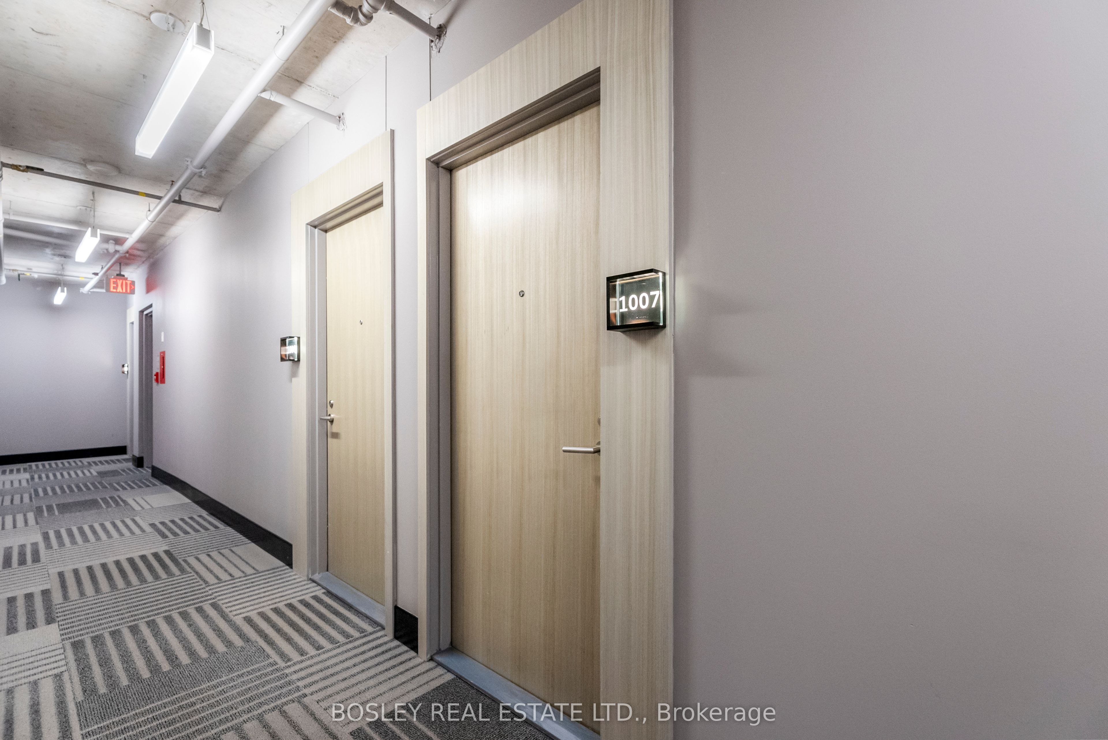111 Bathurst Street 1007, Toronto, ON M5V 2R1 photo 2