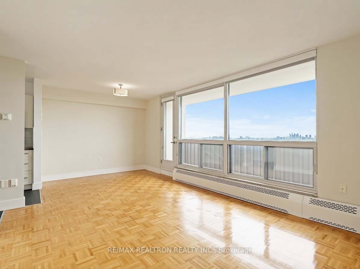 666 Spadina Avenue 615, Toronto, ON M5S 2H8 photo 2