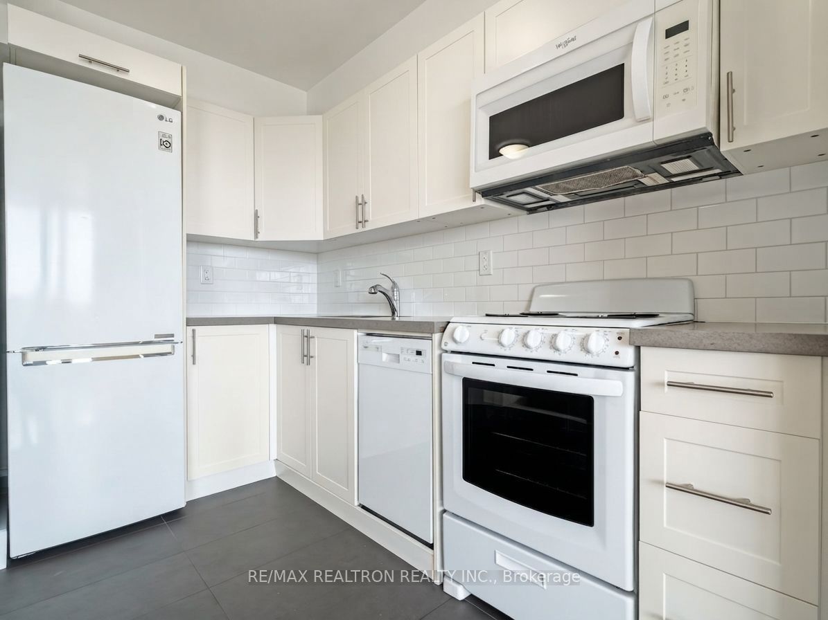666 Spadina Avenue 615, Toronto, ON M5S 2H8 photo 5