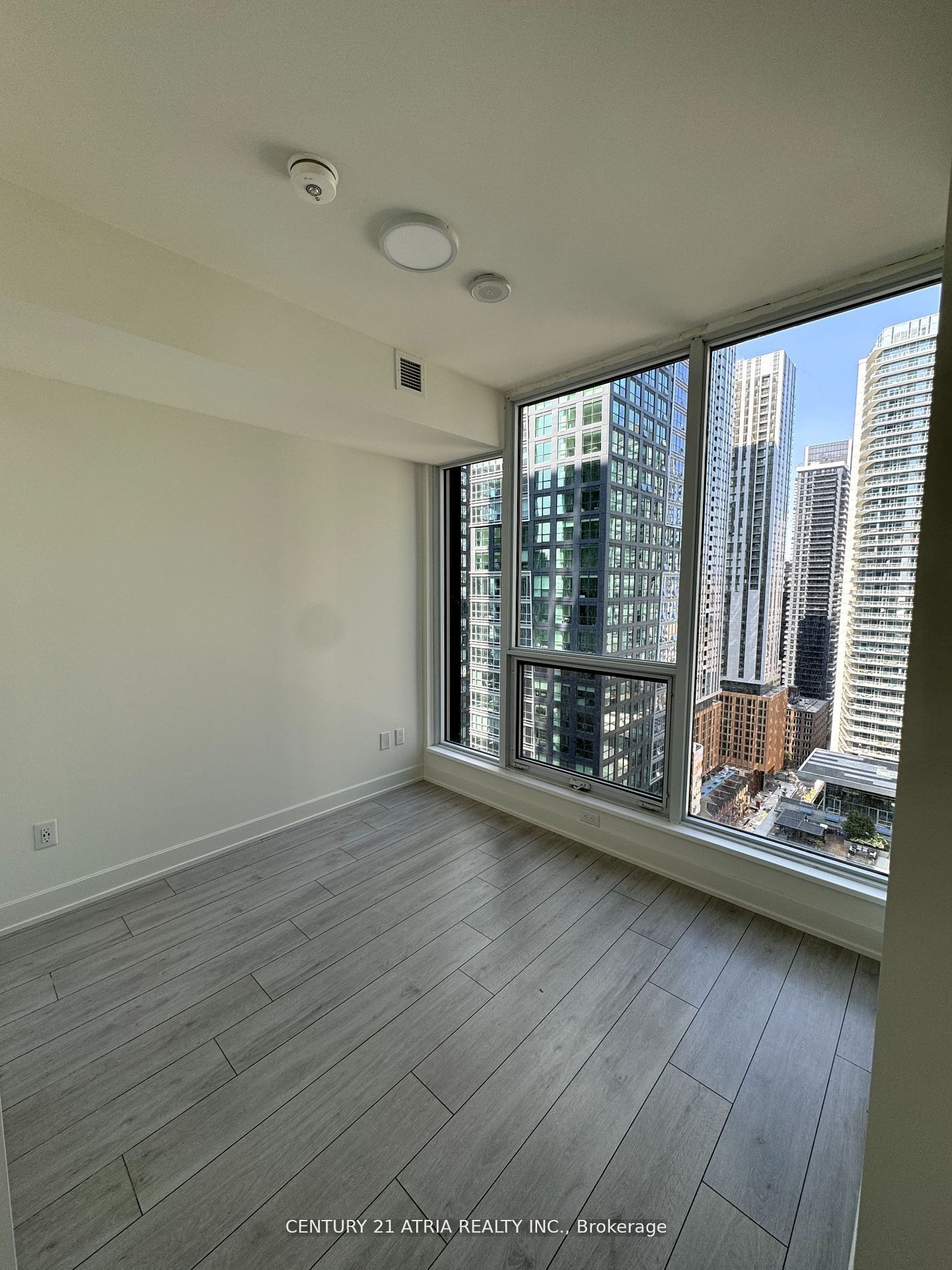 15 Mercer Street 2305, Toronto, ON M5V 0T8 photo 4