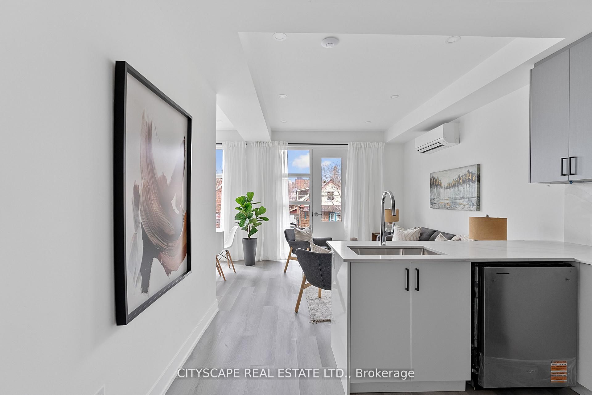 589 Oakwood Avenue Upper #4, Toronto, ON M6E 2X8 photo 5