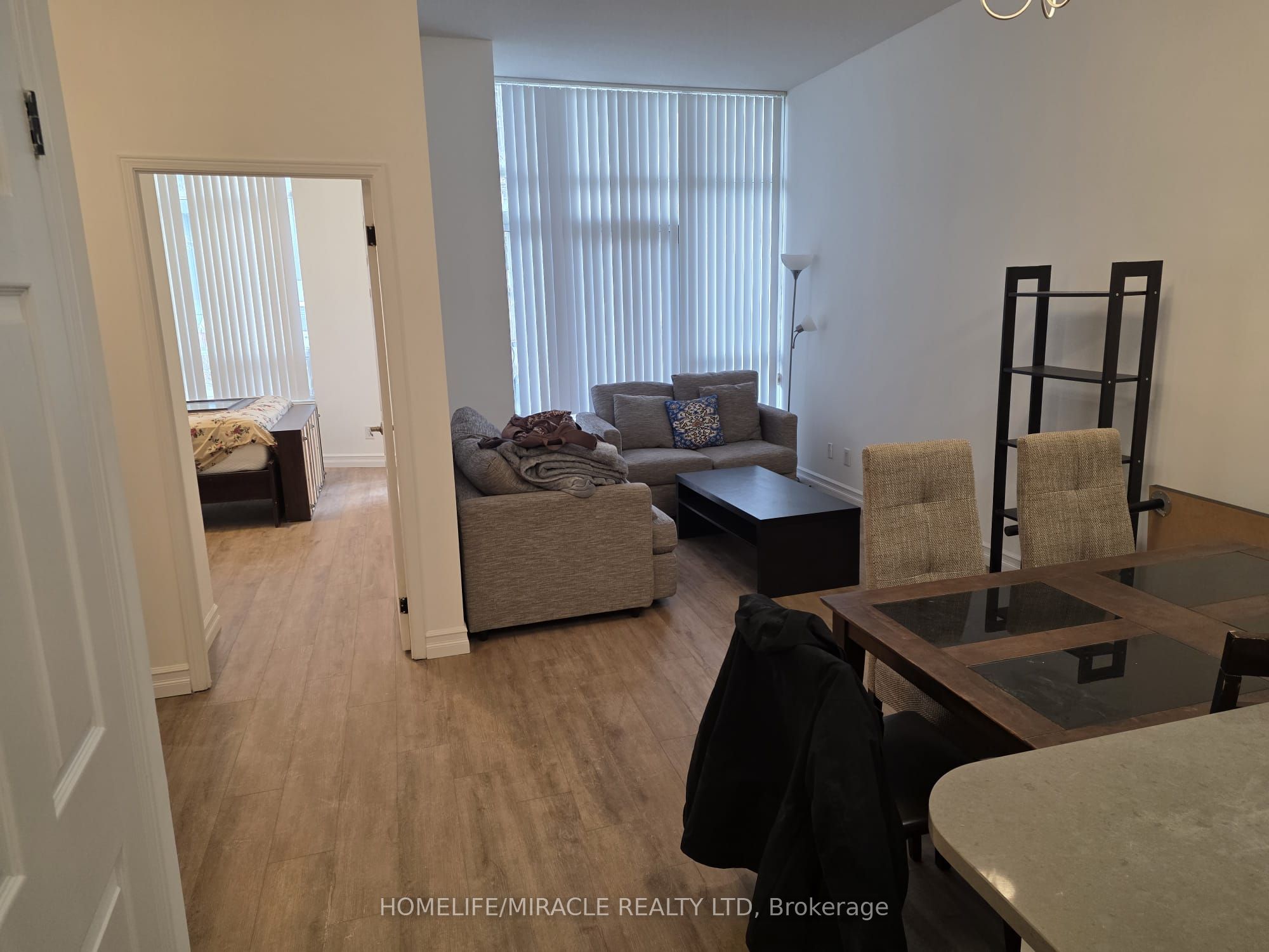 35 Hollywood Avenue 102, Toronto, ON M2N 0A9