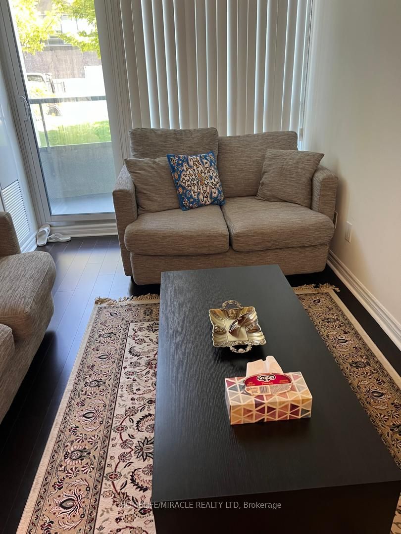 35 Hollywood Avenue 102, Toronto, ON M2N 0A9 photo 2