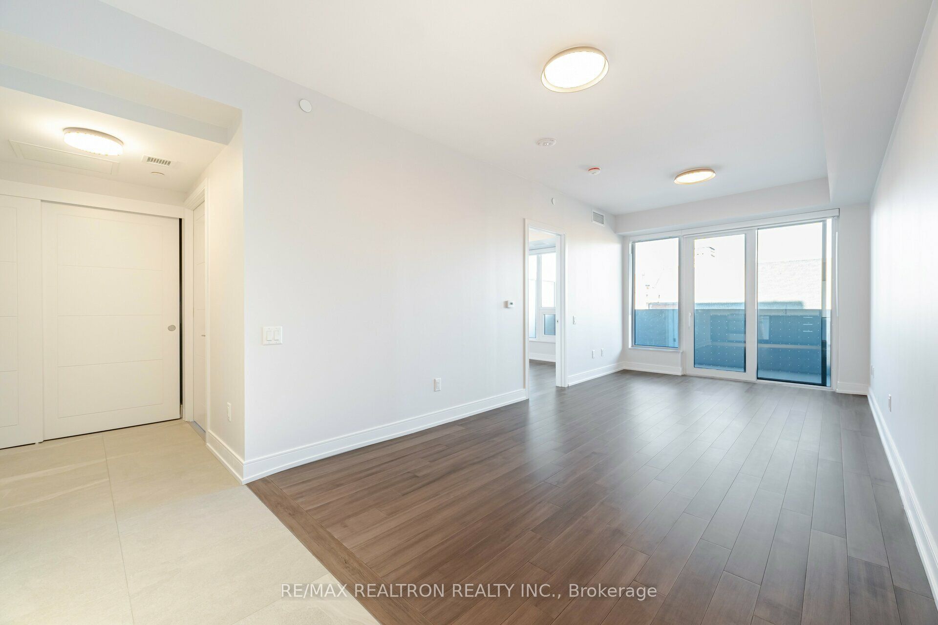 2525 Bathurst Street 410, Toronto, ON M6B 2Y9 photo 3