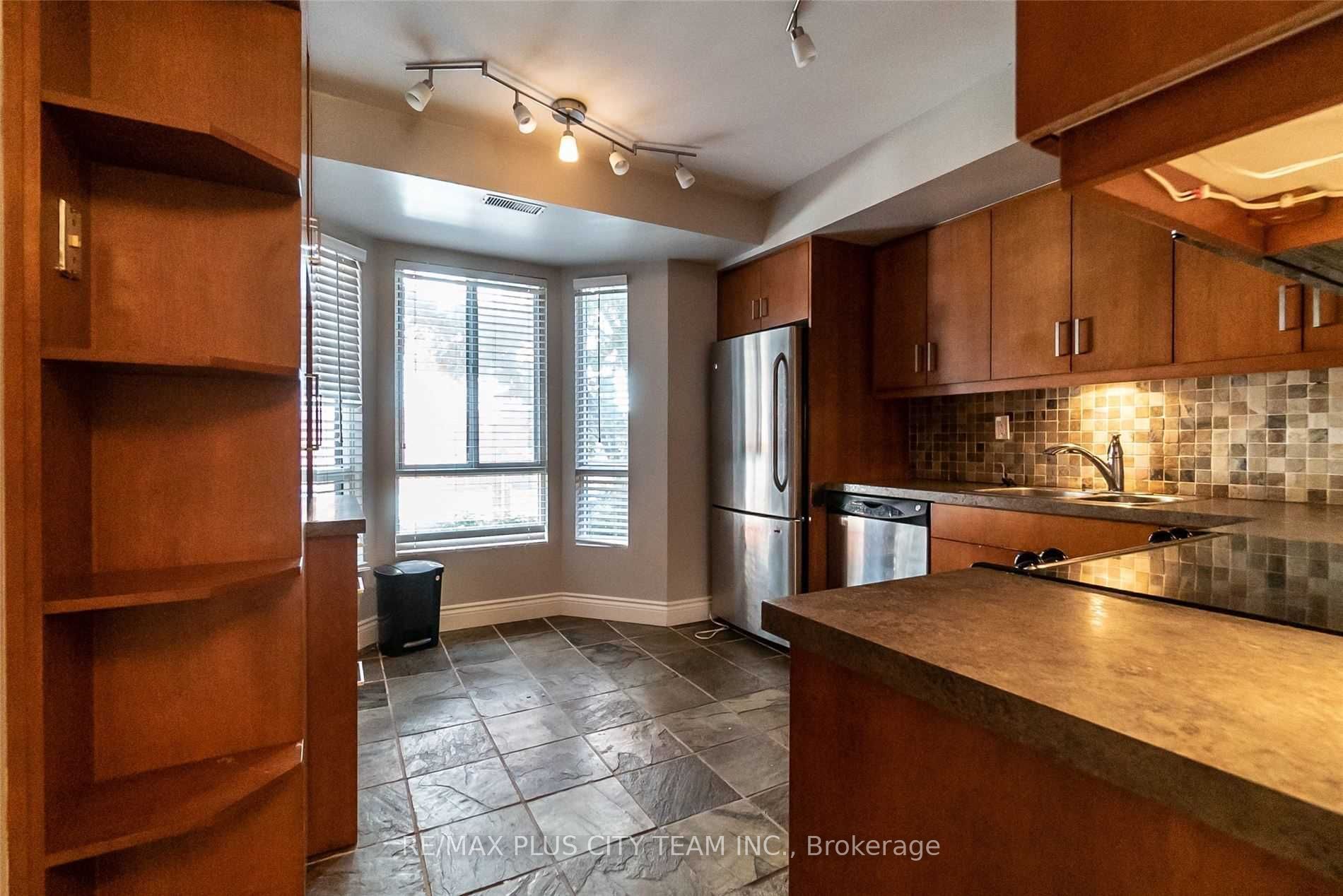 801 King Street W Th 8C, Toronto, ON M5V 3C9 photo 2