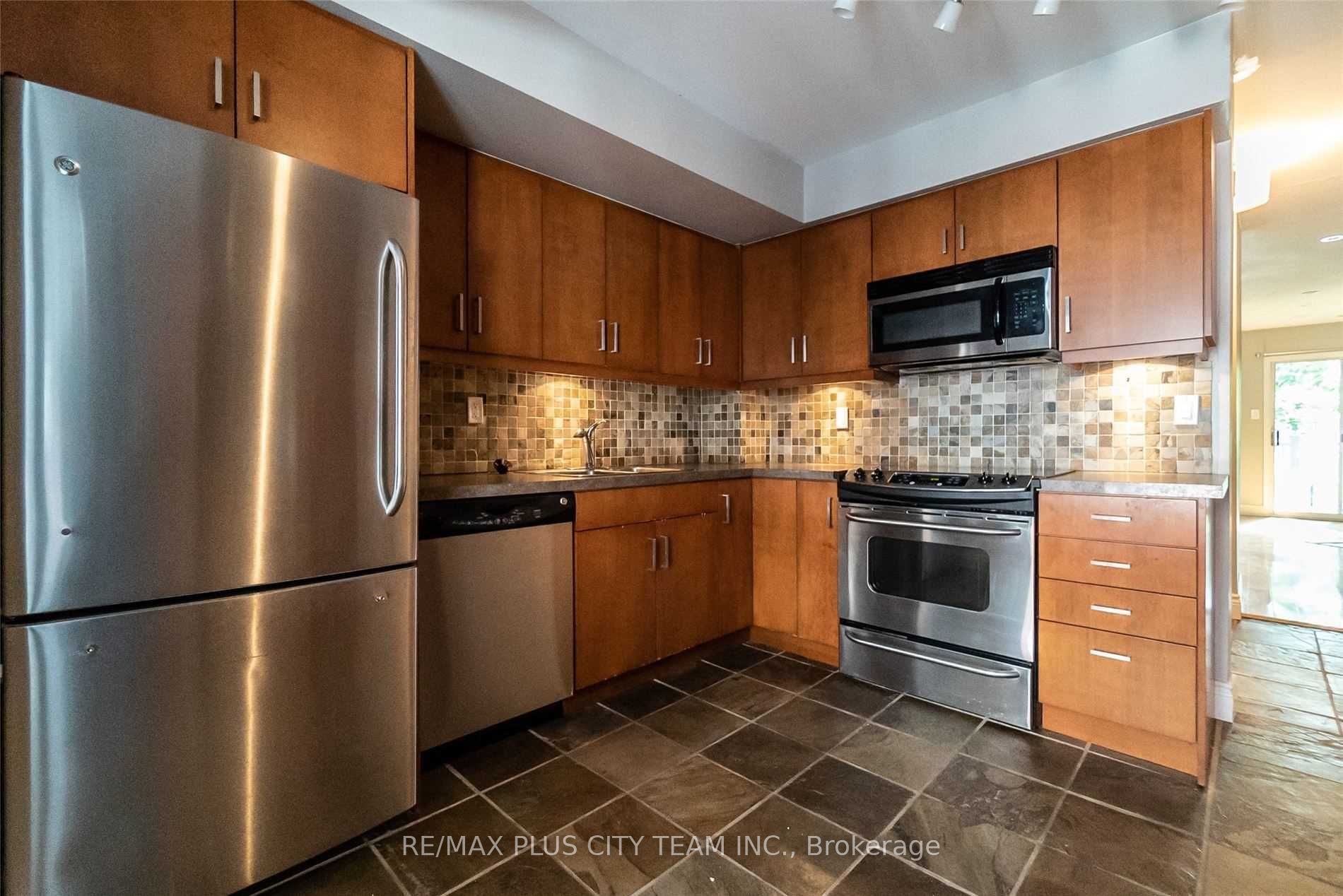 801 King Street W Th 8C, Toronto, ON M5V 3C9 photo 3