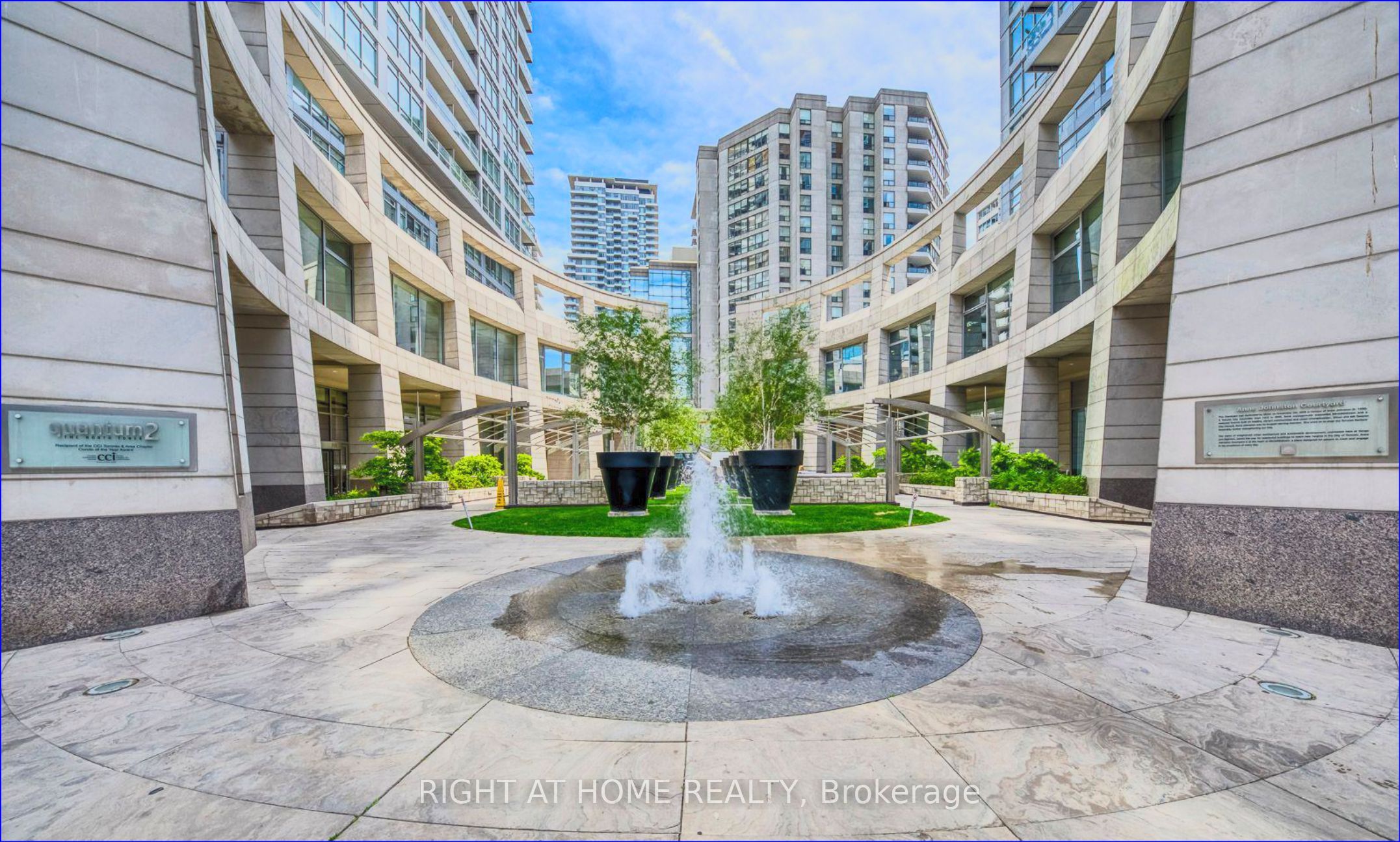 2191 Yonge Street 2010, Toronto, ON M4S 3H8 photo 2