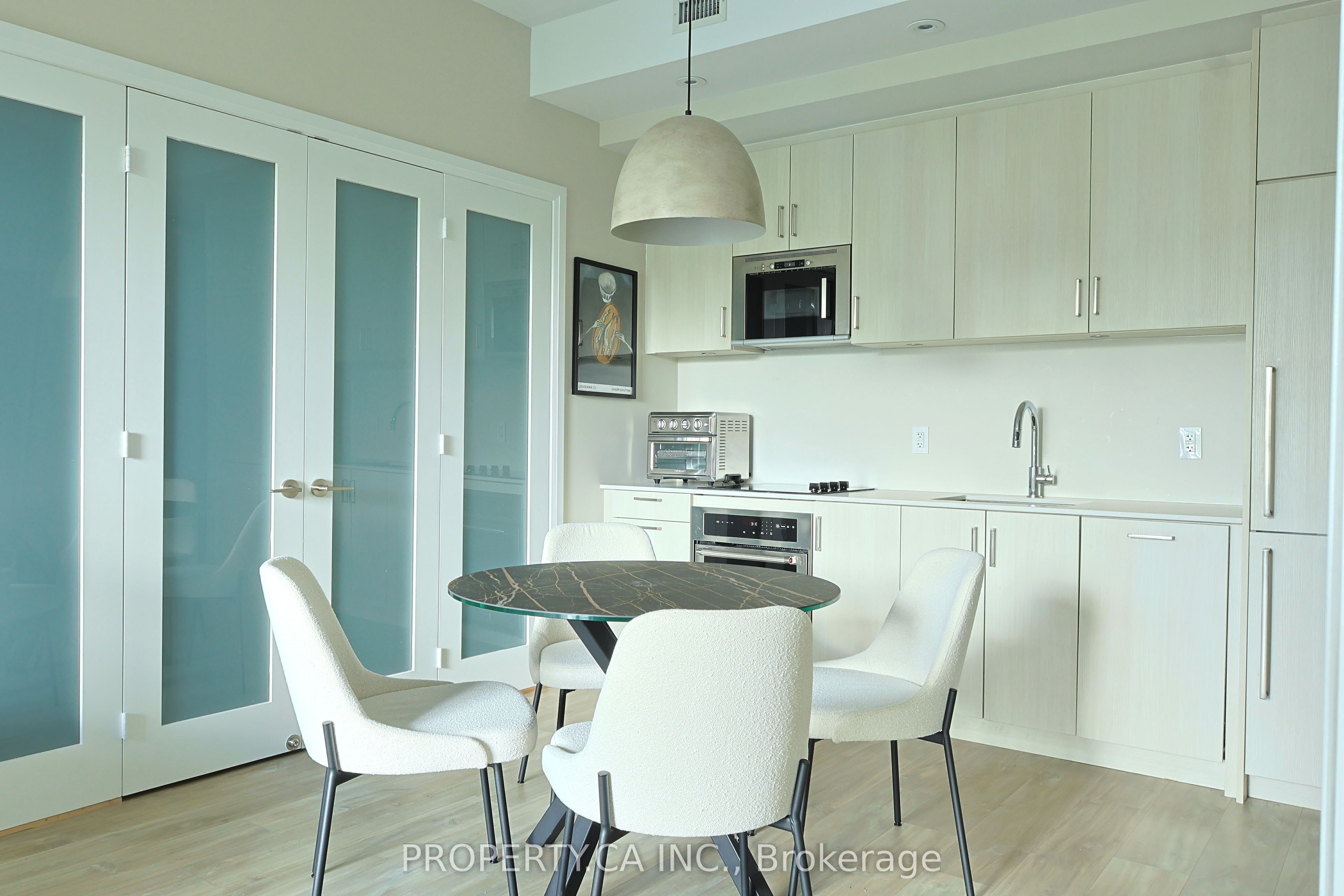 280 Howland Avenue 424, Toronto, ON M5R 0C3 photo 3