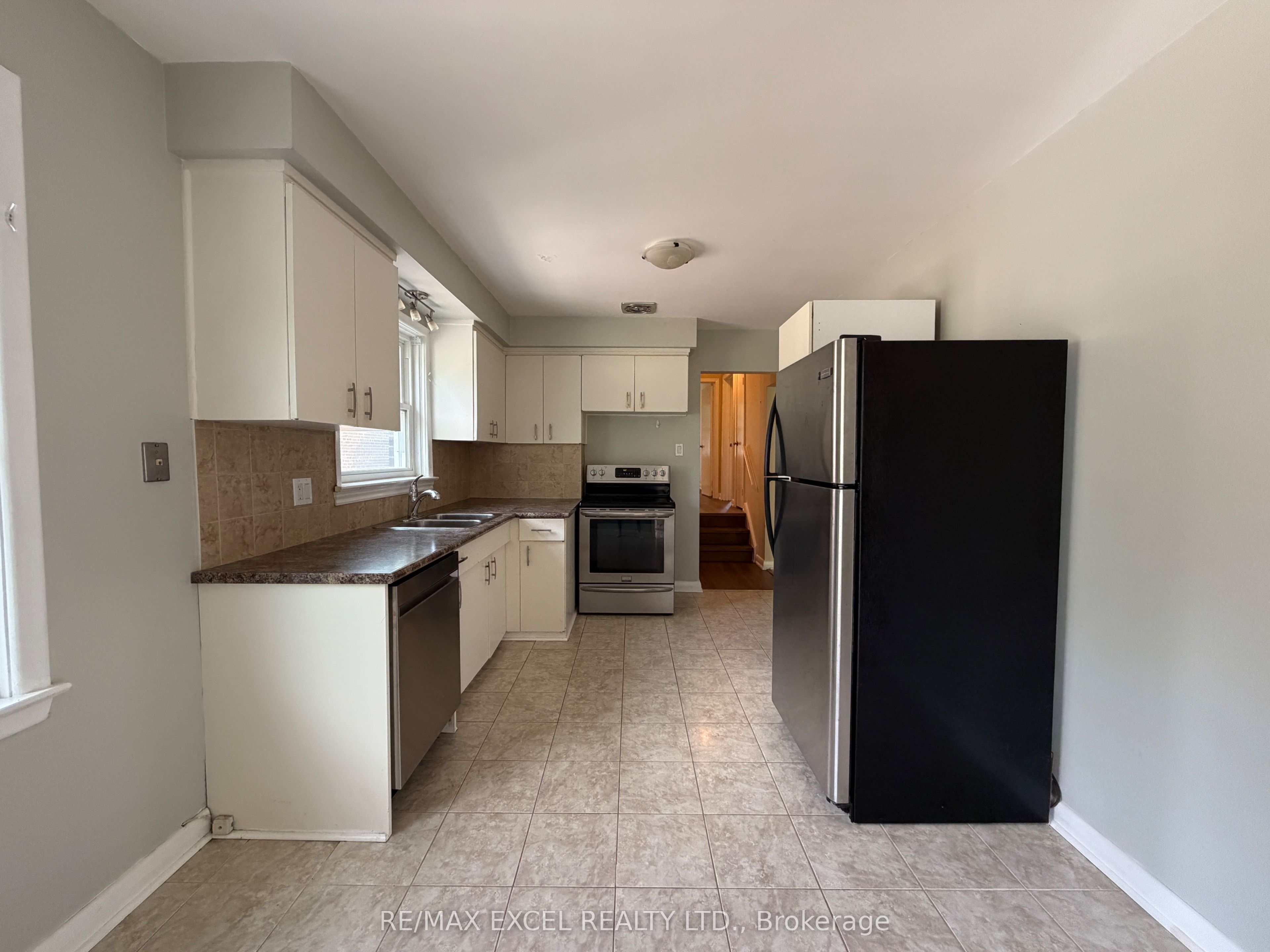 23 Linelle Street Main, Toronto, ON M2N 2J4 photo 2