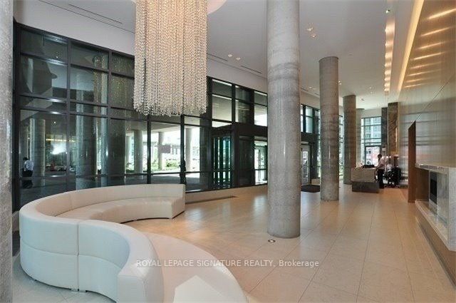 215 Fort York Boulevard 3709, Toronto, ON M5V 4A2 photo 3