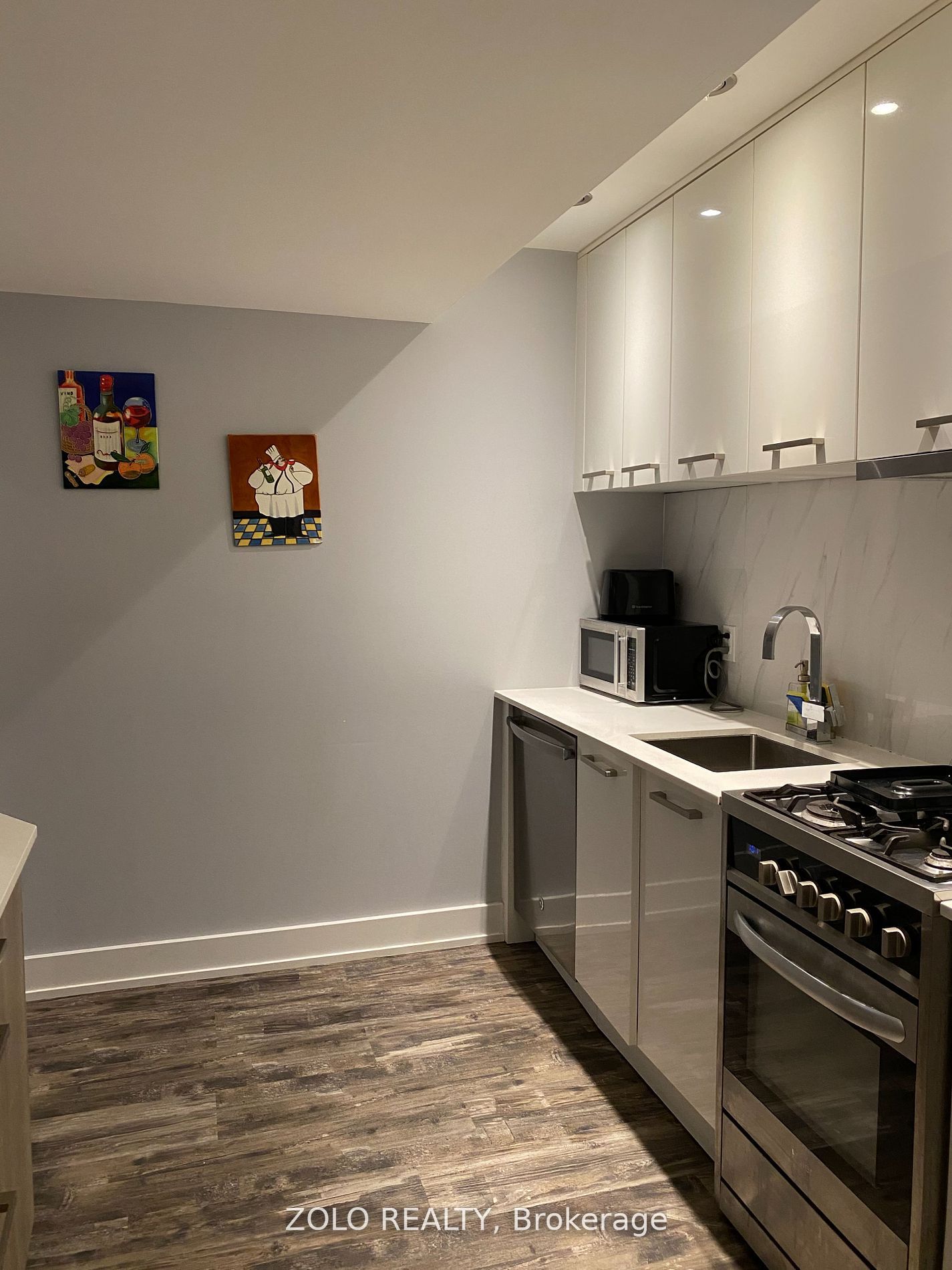 144 Northcliffe Boulevard, Toronto, ON M6E 3K6 photo 3