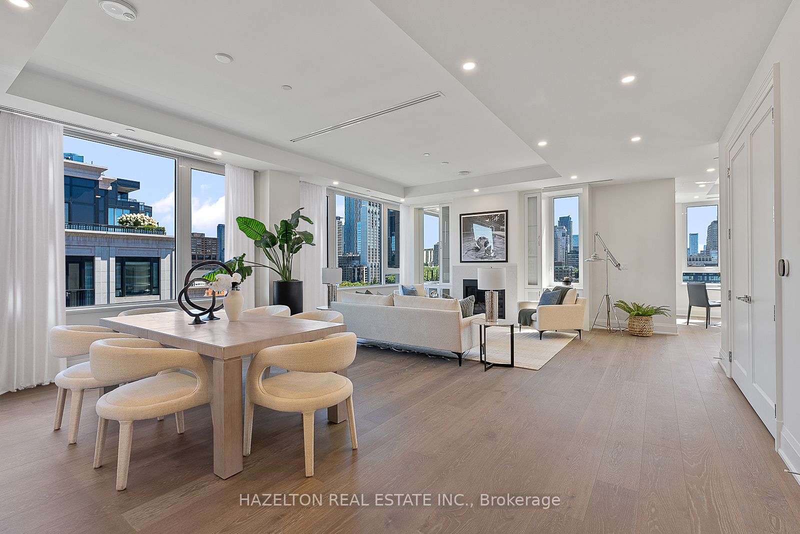 128 Hazelton Avenue 802, Toronto, ON M5R 2E5 photo 4