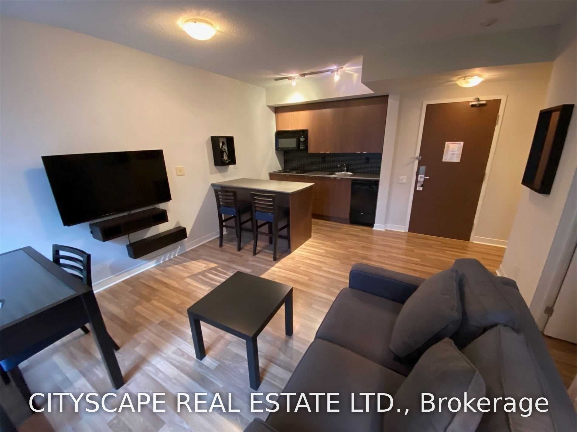 8 Colborne Street 1702, Toronto, ON M5E 1E1 photo 3