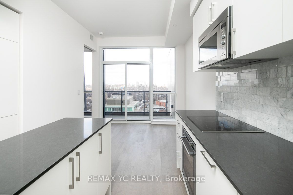 88 Cumberland Street 2404, Toronto, ON M5R 1A3 photo 4