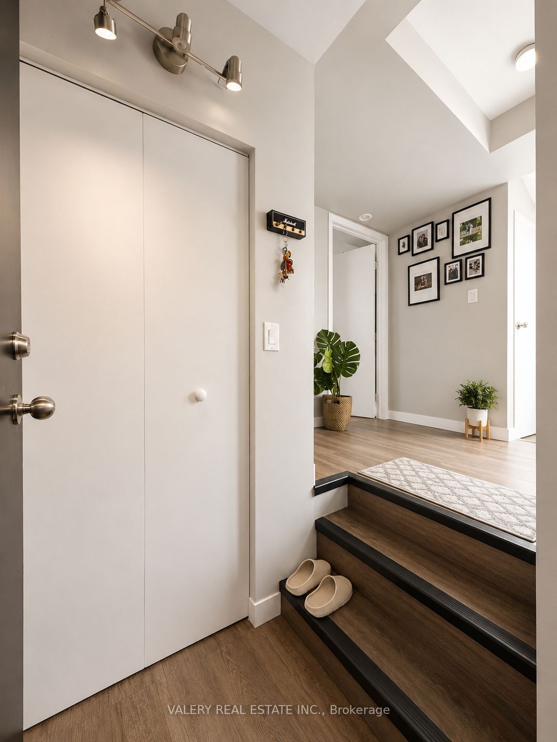 205 Gerrard Street E 8, Toronto, ON M5A 2E7 photo 3