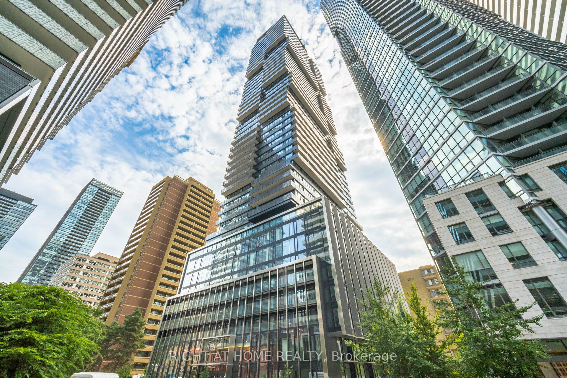 55 Charles Street E 4403, Toronto, ON M4Y 0J1