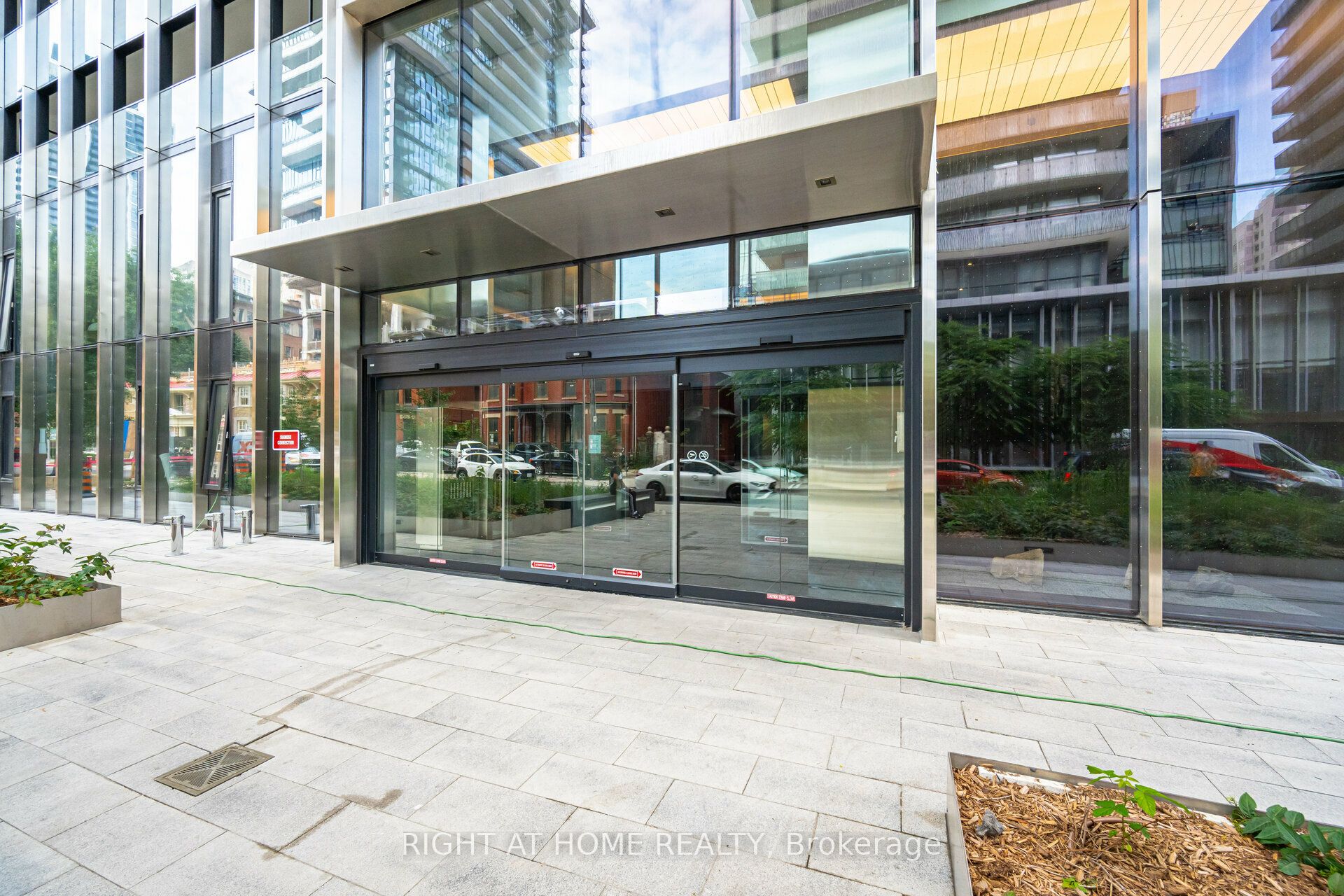 55 Charles Street E 4403, Toronto, ON M4Y 0J1 photo 2