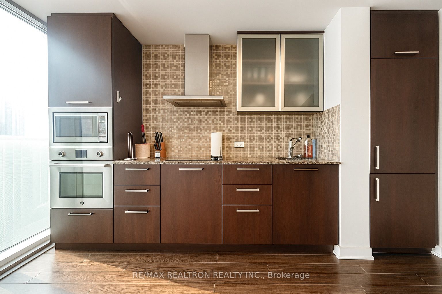 12 York Street 3301, Toronto, ON M5J 2Z2 photo 4