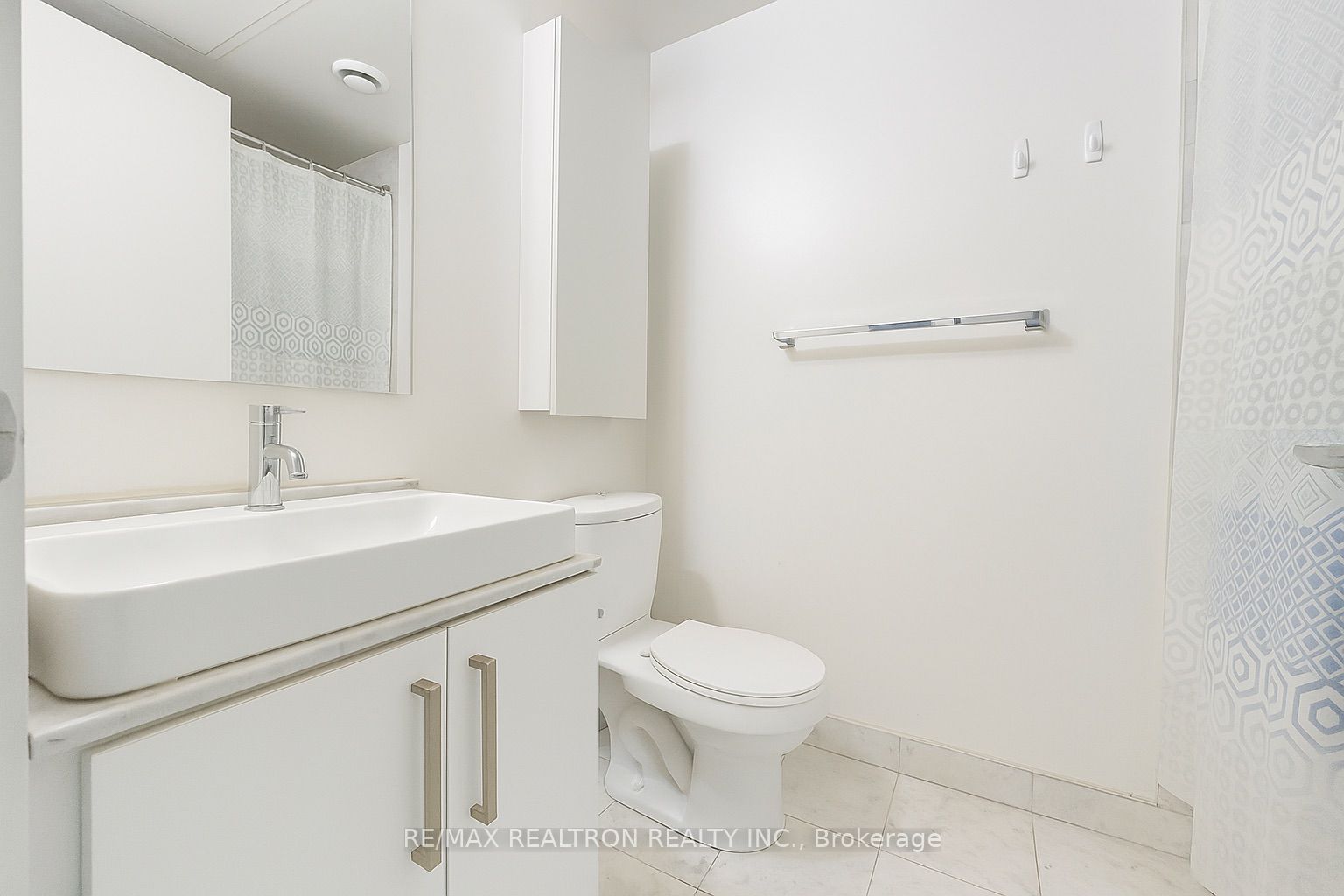12 York Street 3301, Toronto, ON M5J 2Z2 photo 5