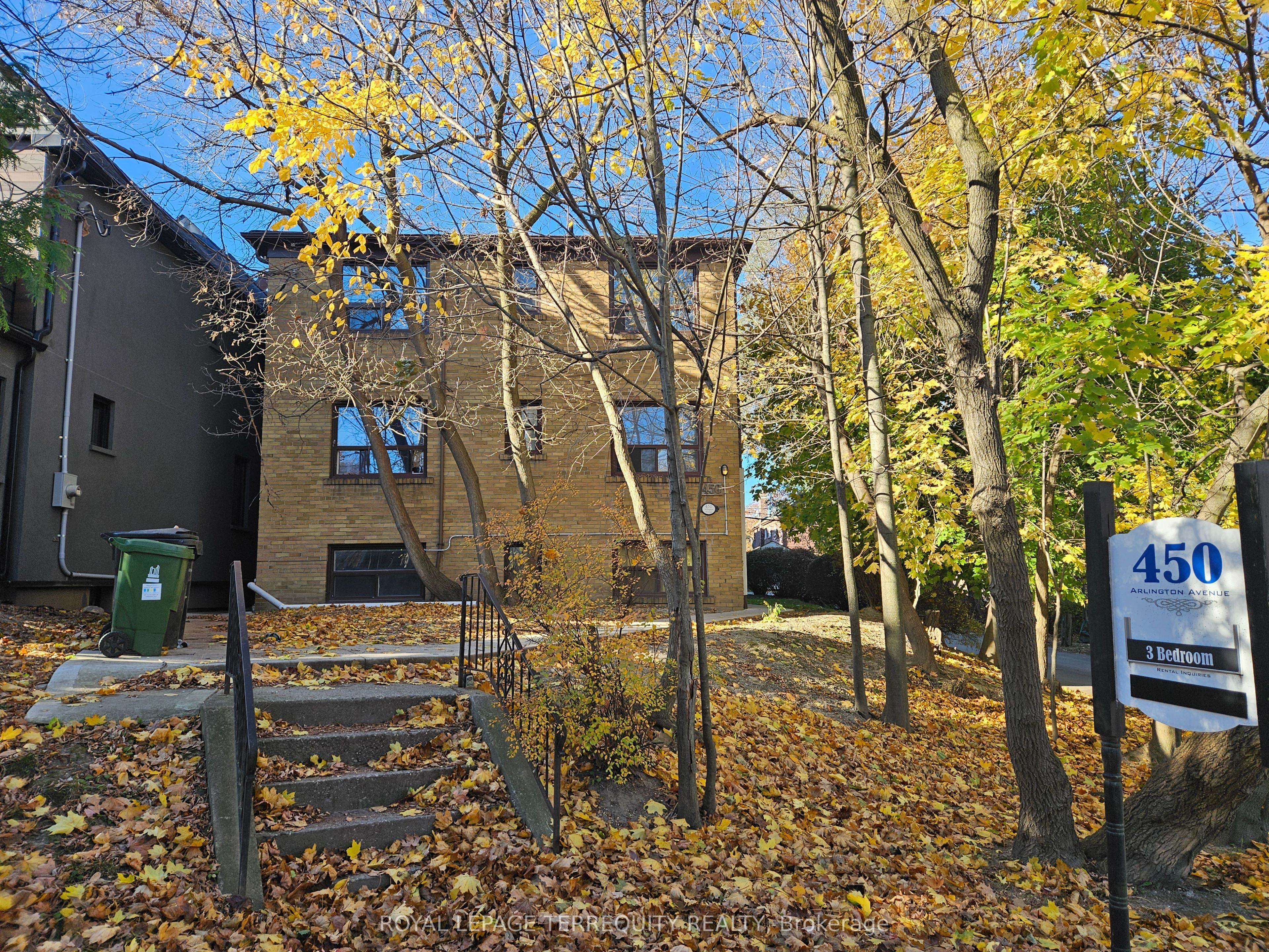 450 Arlington Avenue 5, Toronto, ON M6C 3A2