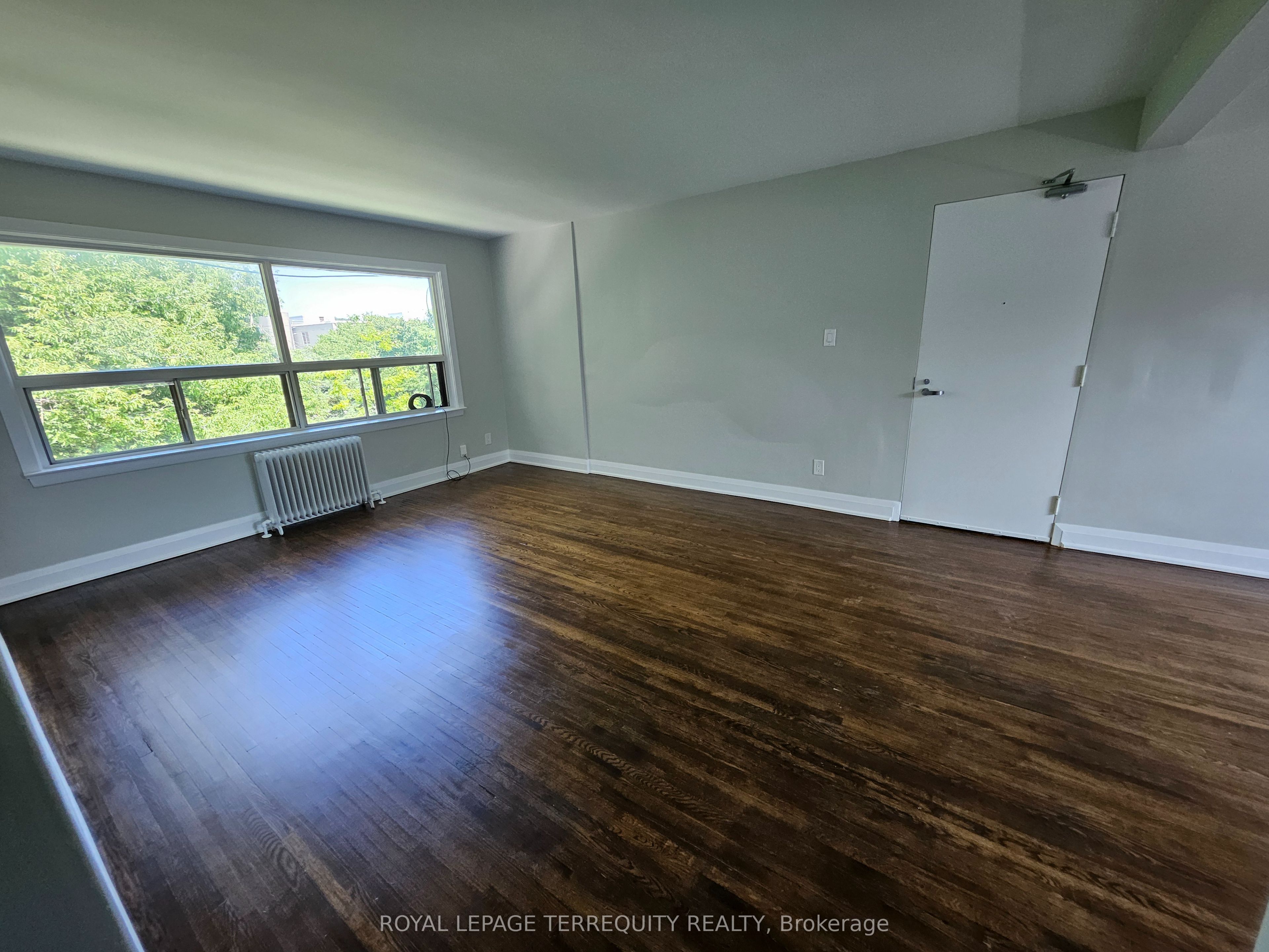 450 Arlington Avenue 5, Toronto, ON M6C 3A2 photo 4