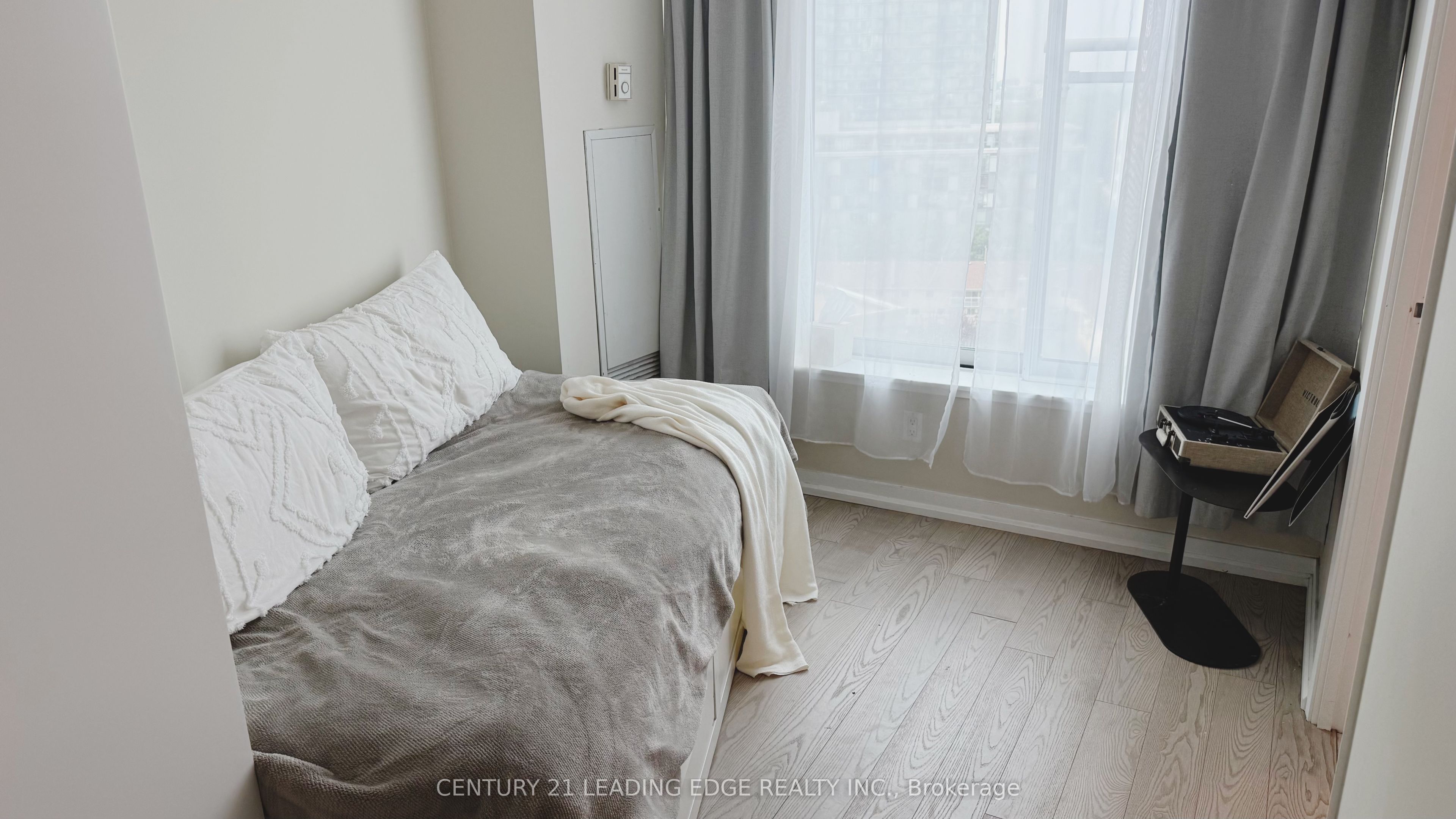 650 Queens Quay W 1821, Toronto, ON M5V 3N2 photo 5