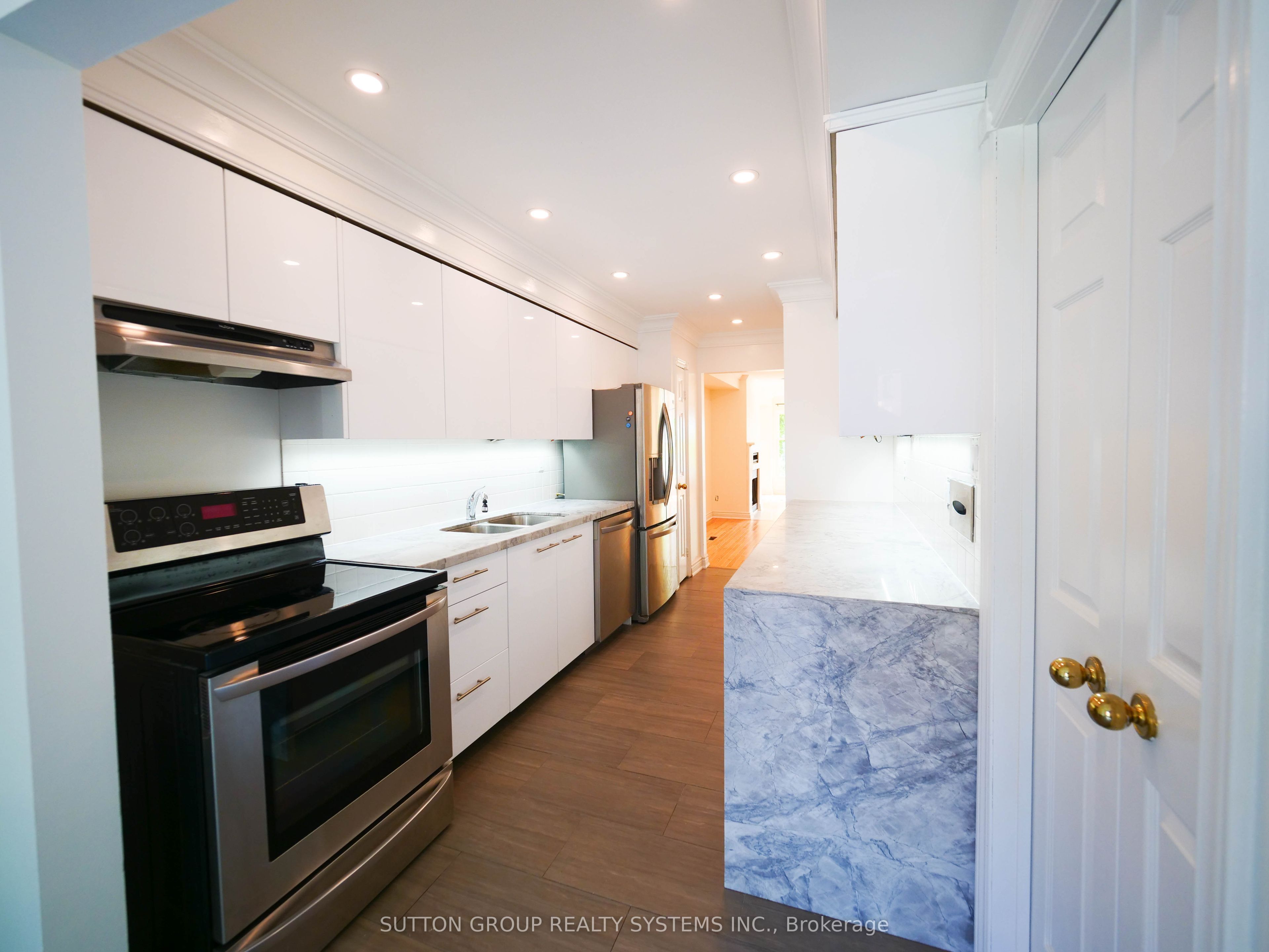 45 Soho Square, Toronto, ON M5T 2Z2 photo 2