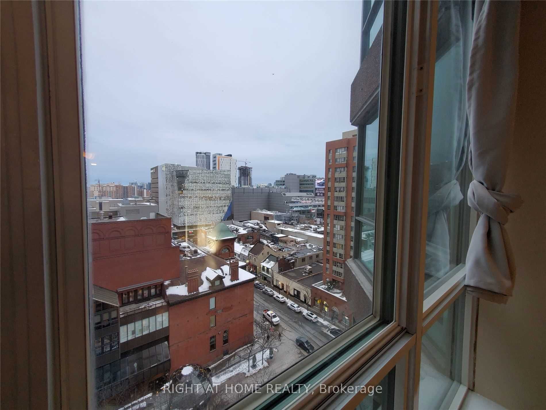 38 Elm Street 1109, Toronto, ON M5G 2K5 photo 5