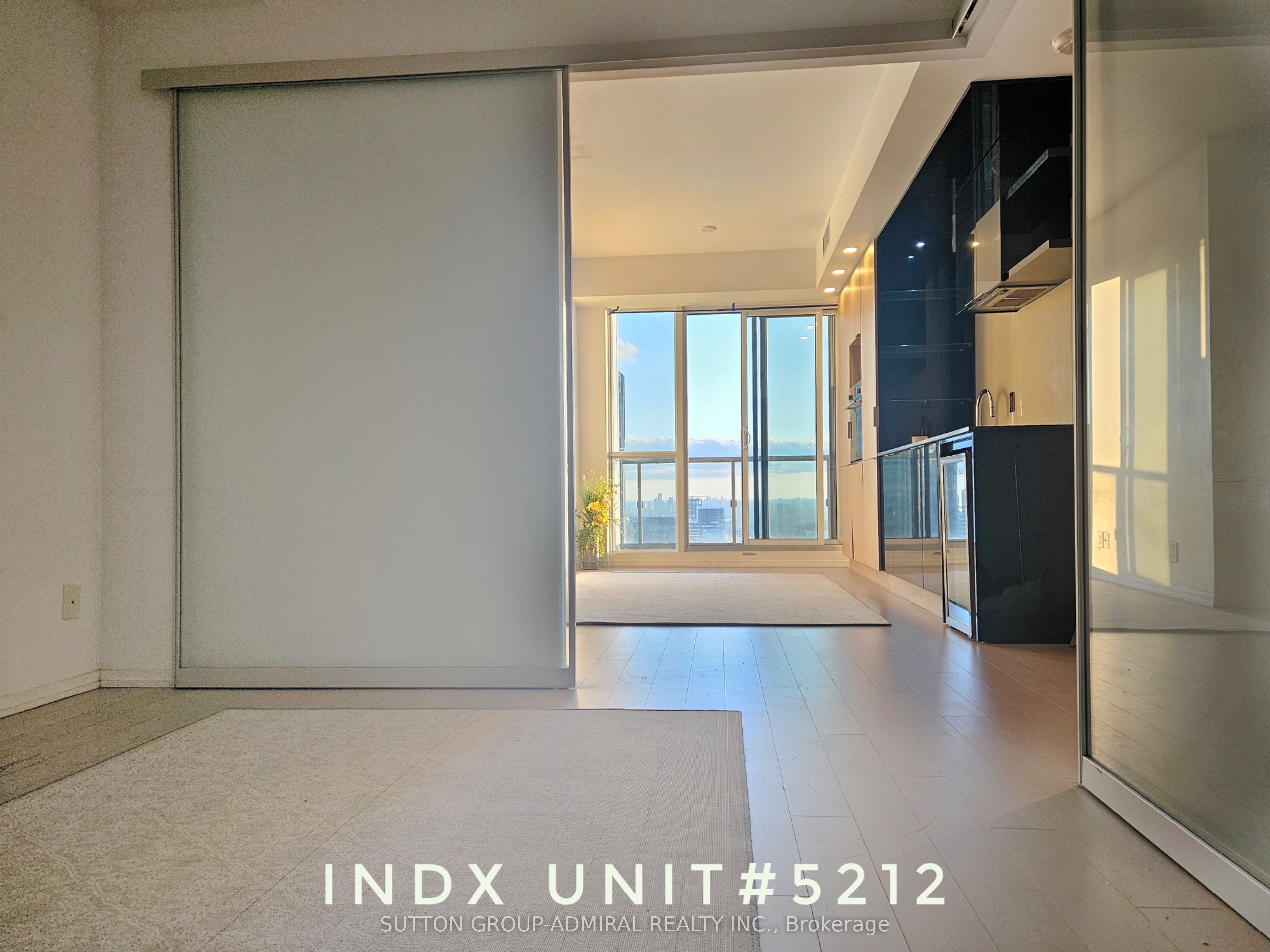 70 Temperance Street 5212, Toronto, ON M5H 4E8 photo 3