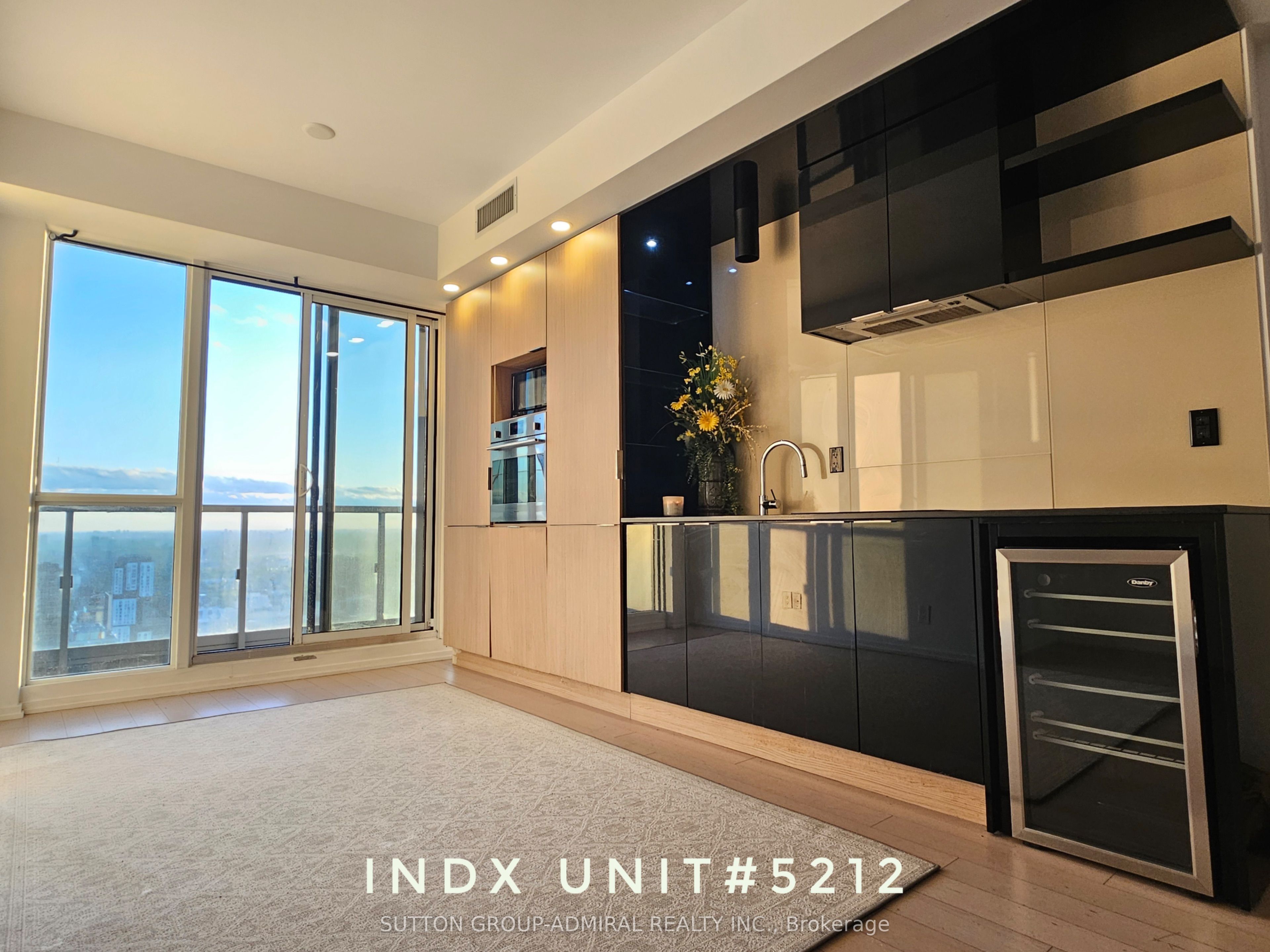 70 Temperance Street 5212, Toronto, ON M5H 4E8 photo 4