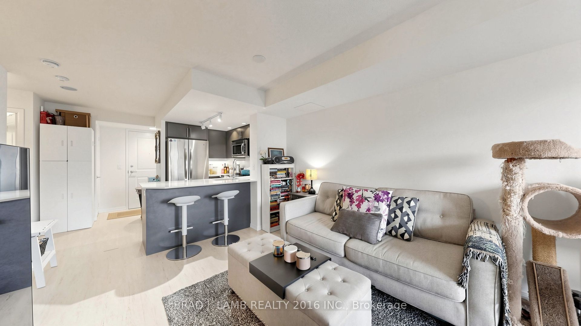 65 East Liberty Street 414, Toronto, ON M6K 3R2 photo 3