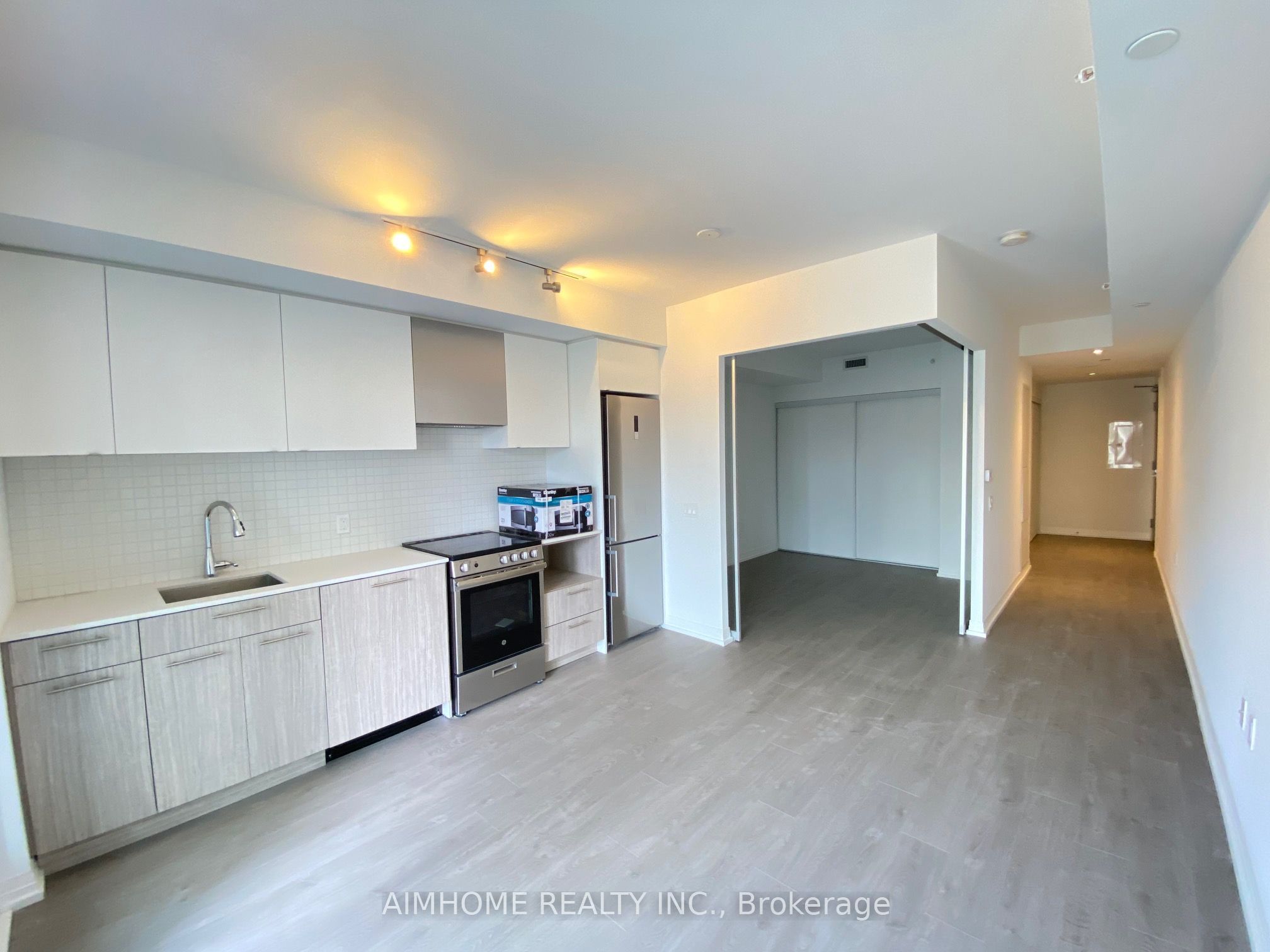 251 Jarvis Street 834, Toronto, ON M5A 4R6 photo 3