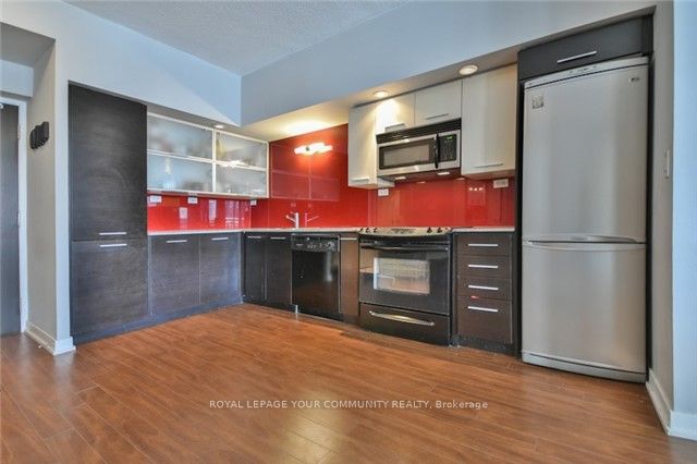8 Telegram Mews 706, Toronto, ON M5V 3Z5 photo 3