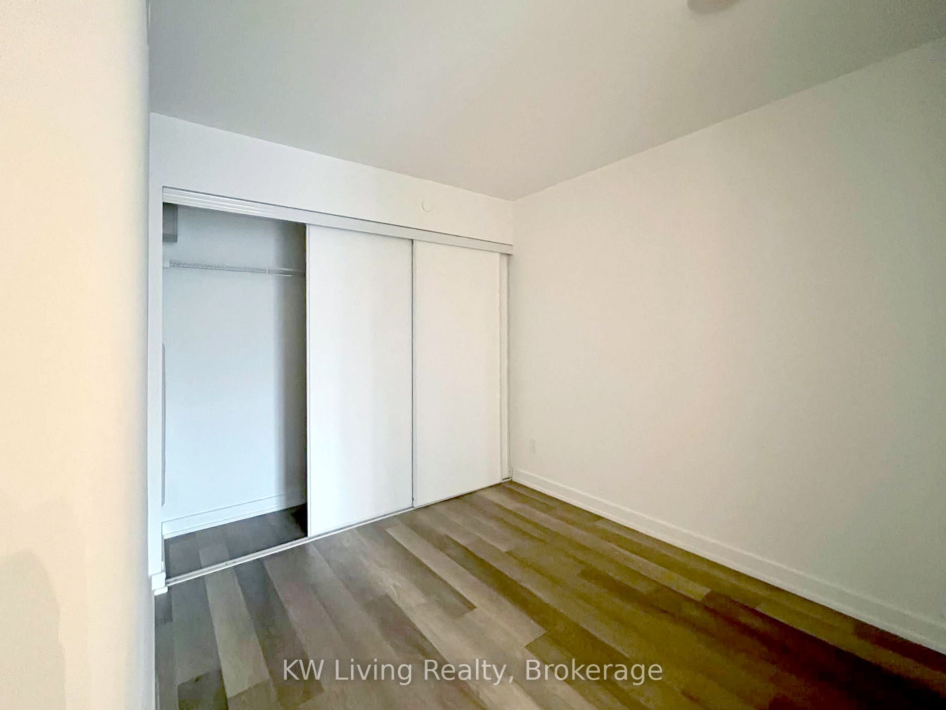 181 Huron Street 601, Toronto, ON M5T 0C1 photo 3