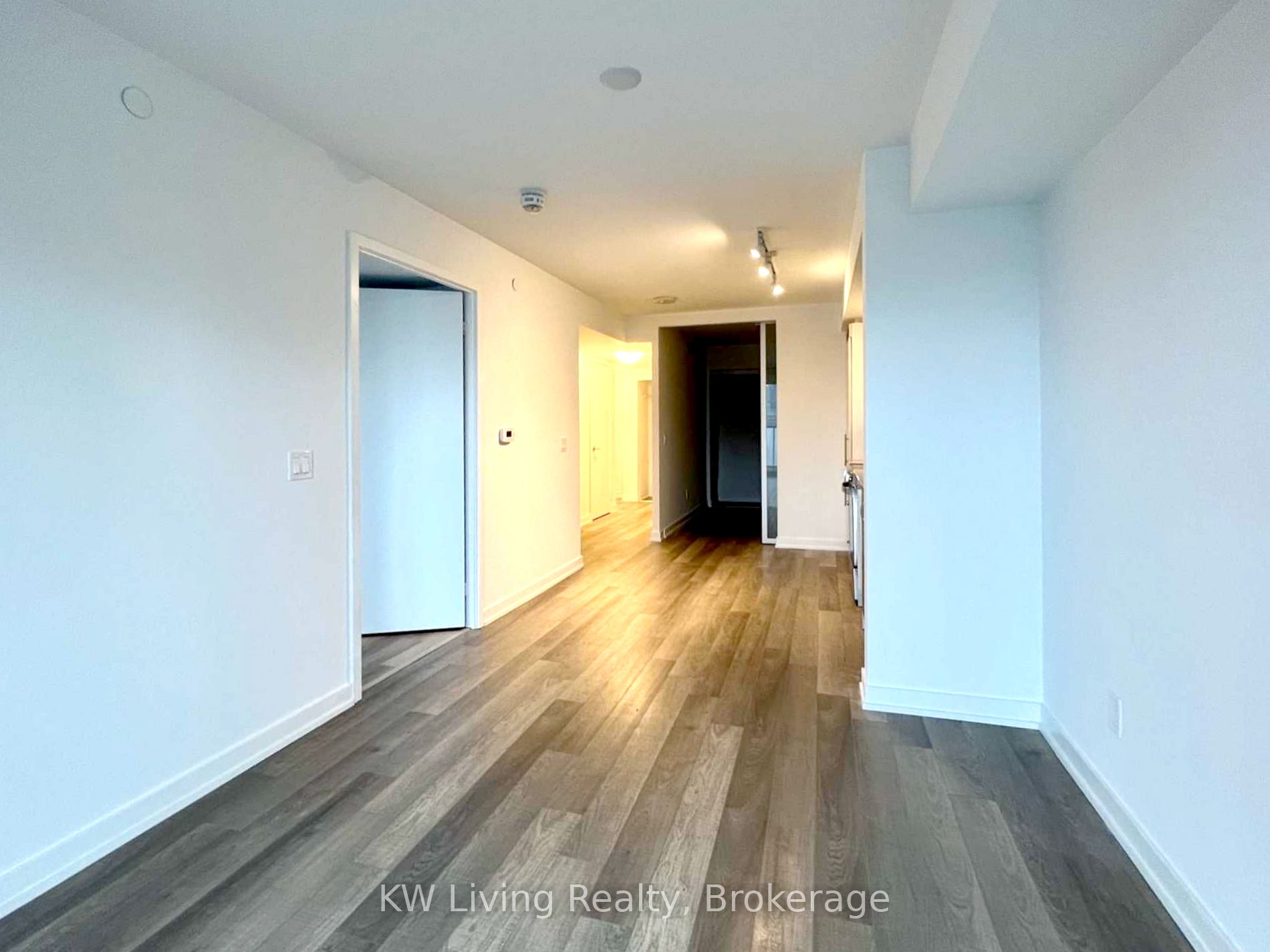 181 Huron Street 601, Toronto, ON M5T 0C1 photo 4