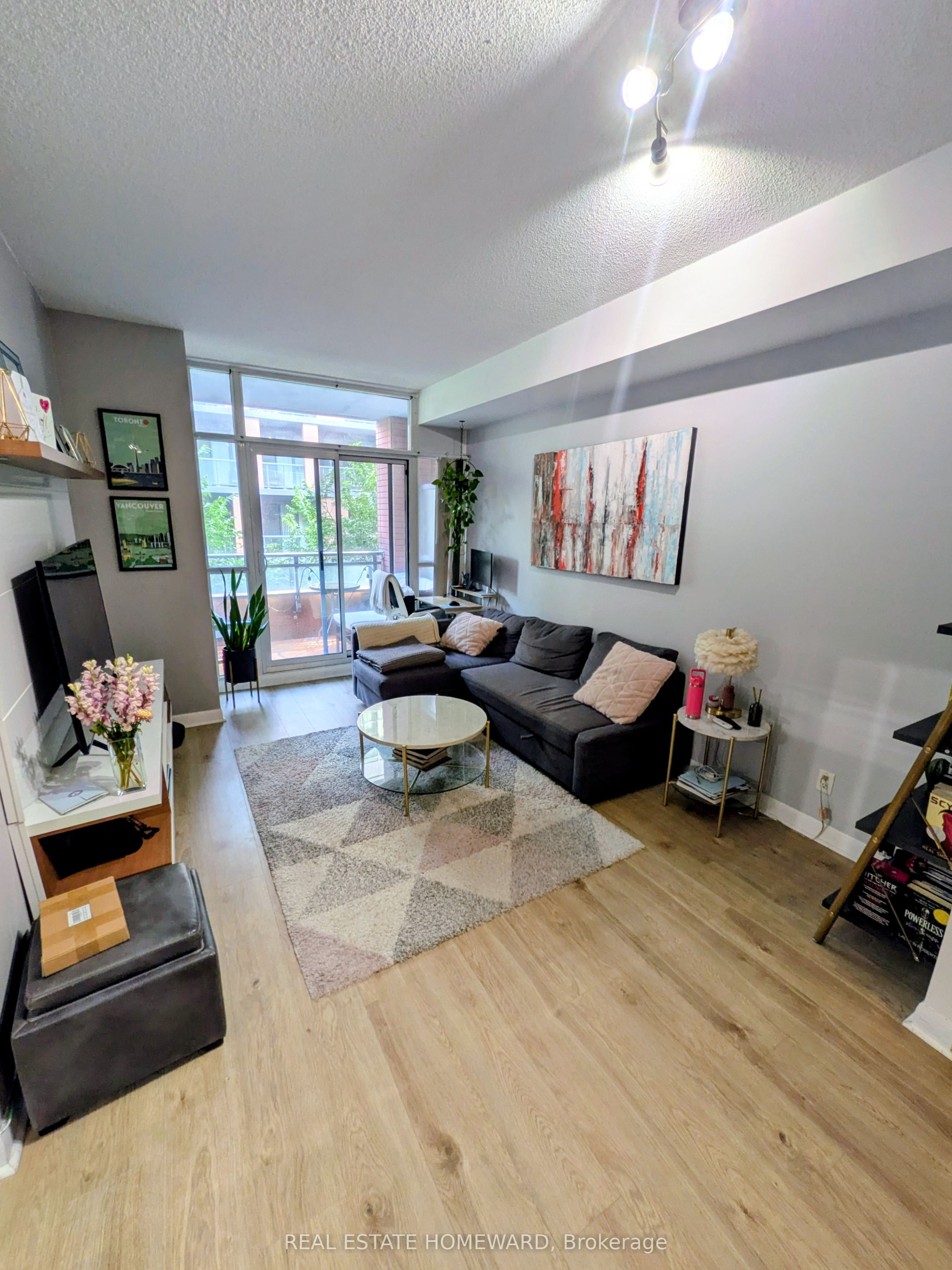 15 Bruyeres Mews 416, Toronto, ON M5V 0A7 photo 2