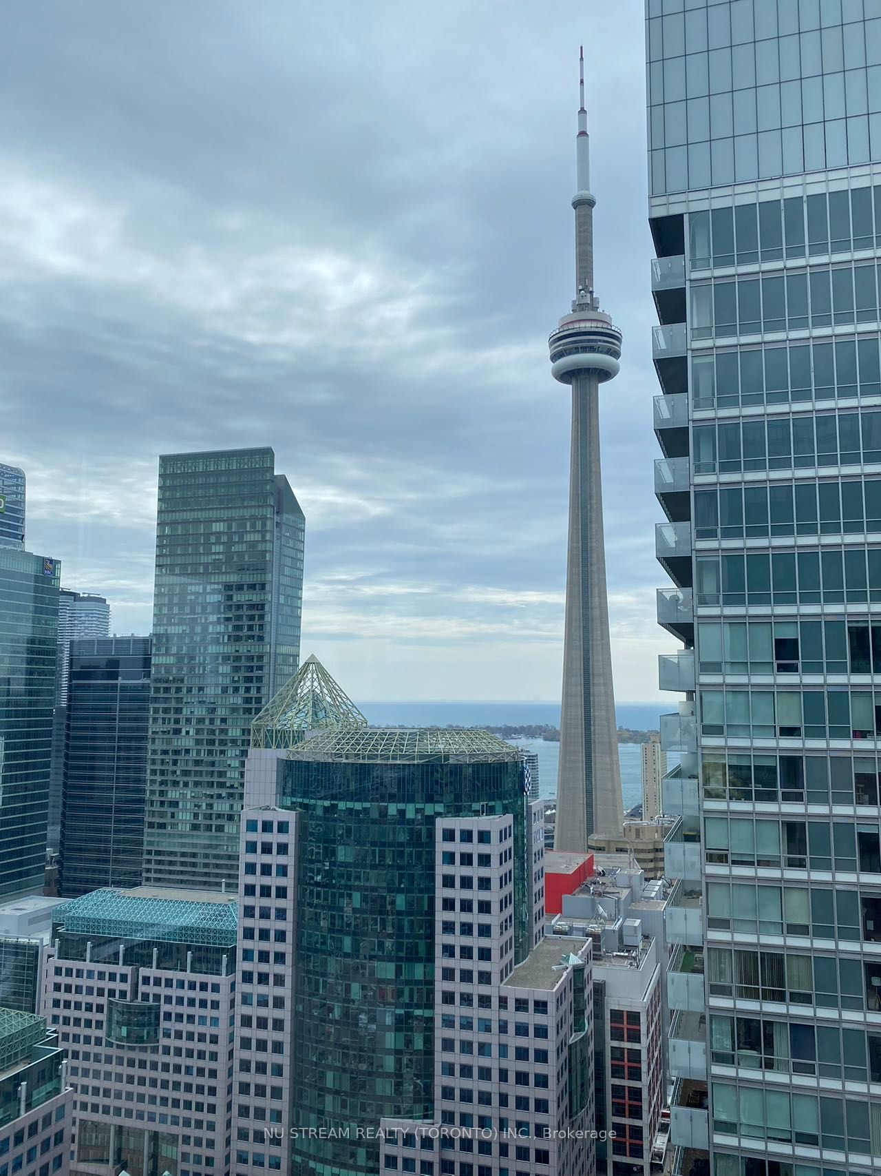 295 Adelaide Street W 4107, Toronto, ON M5V 0L4 photo 3
