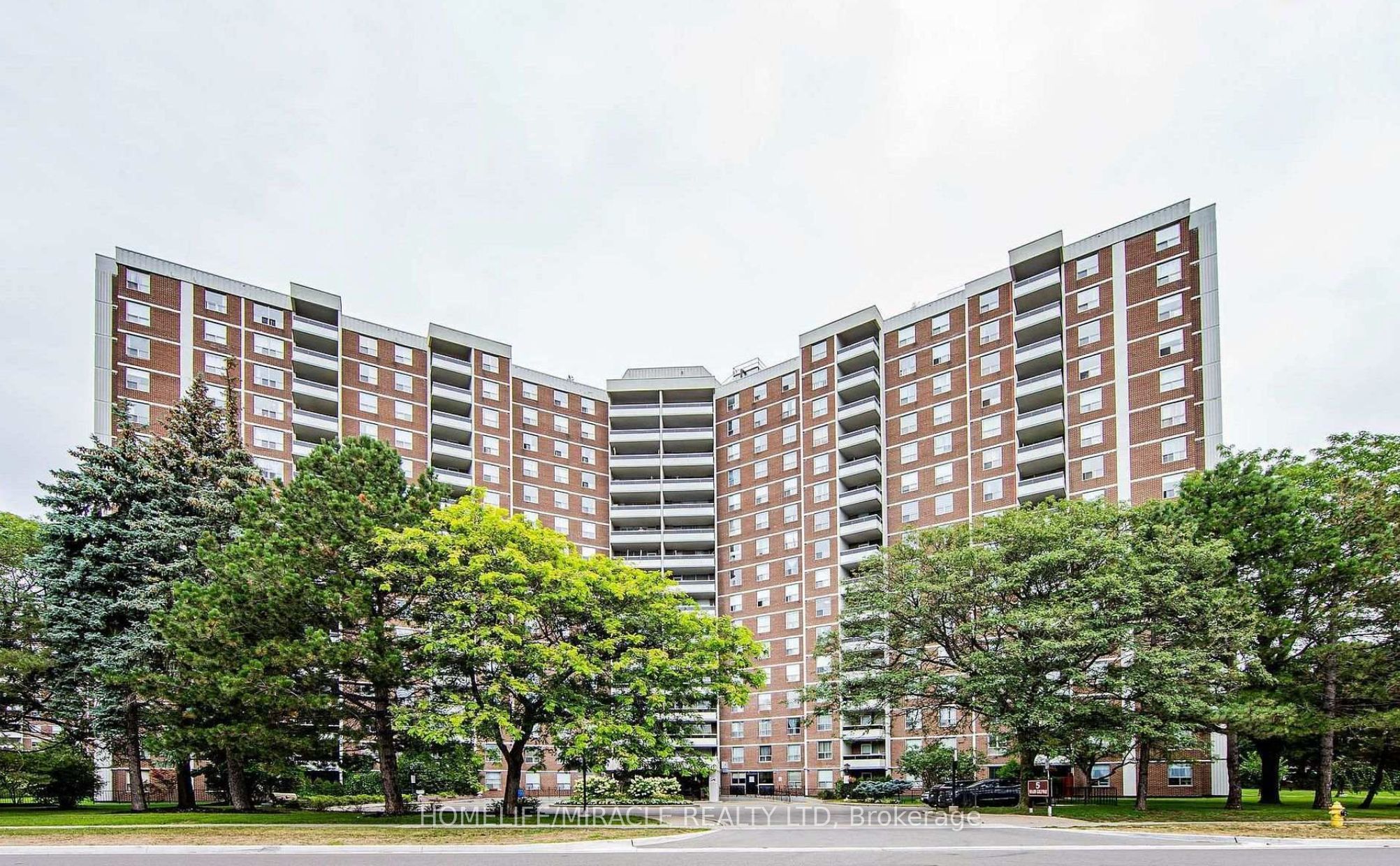5 Shady Golf Way 416, Toronto, ON M3C 3A5 photo 2