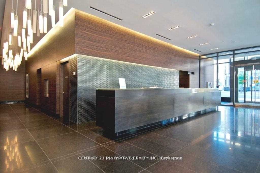 770 Bay Street 1610, Toronto, ON M5G 1N6 photo 2