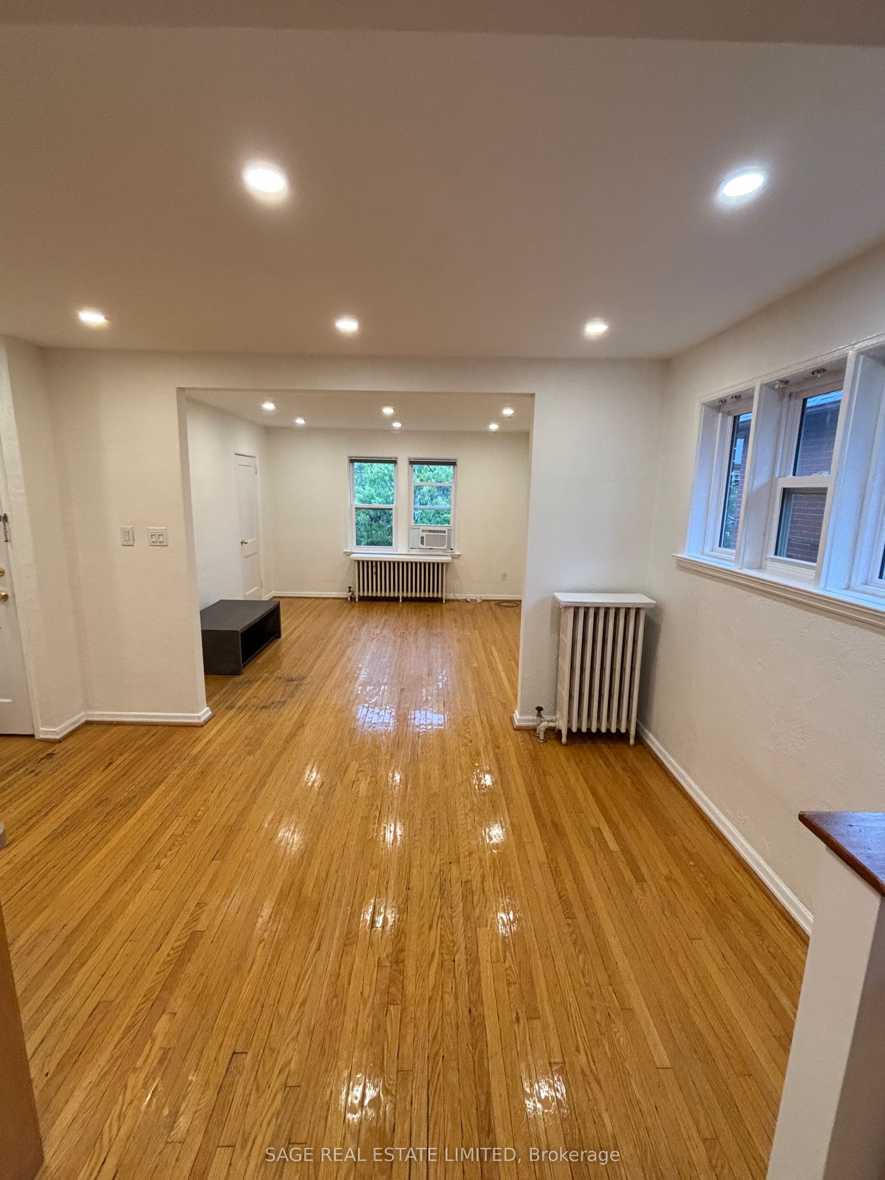 75 Burnaby Boulevard, Toronto, ON M5N 1G3 photo 2