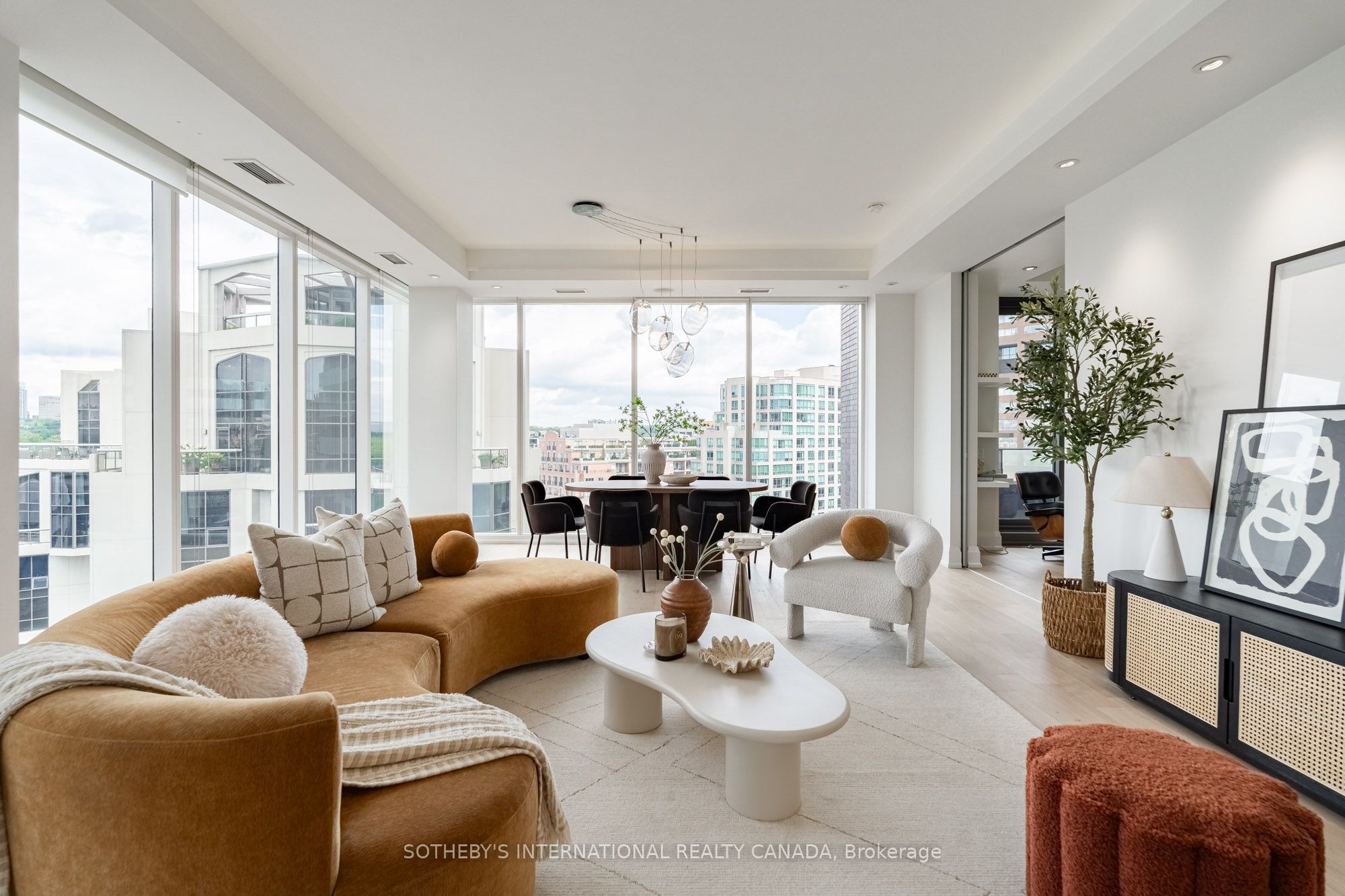 88 Davenport Road 804, Toronto, ON M5R 0A5